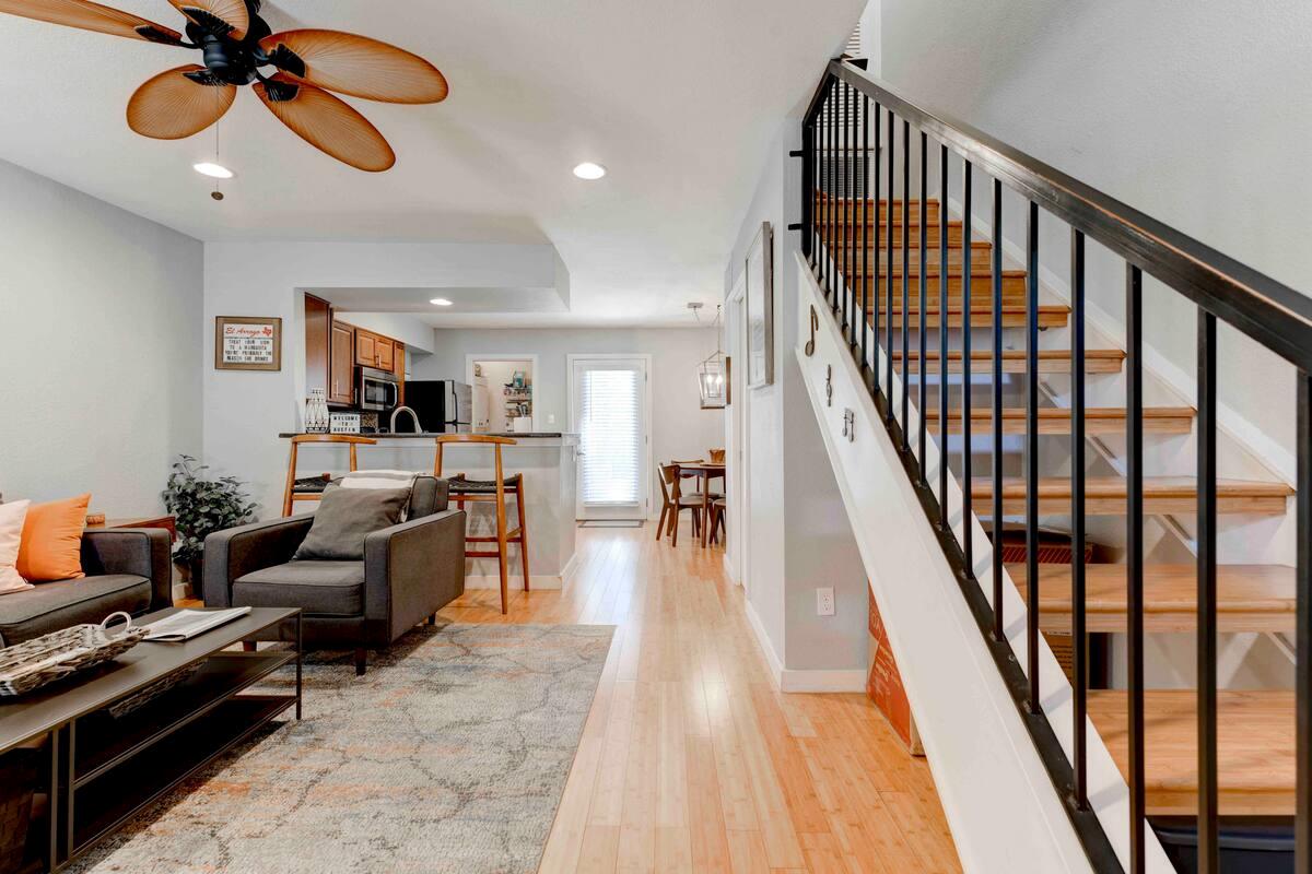 3601 Menchaca Rd # 107, Austin, TX 78704