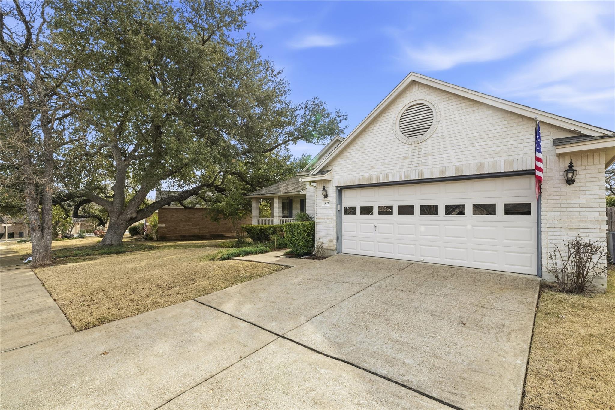 309 Heritage Hills Dr, Fredericksburg, TX 78624