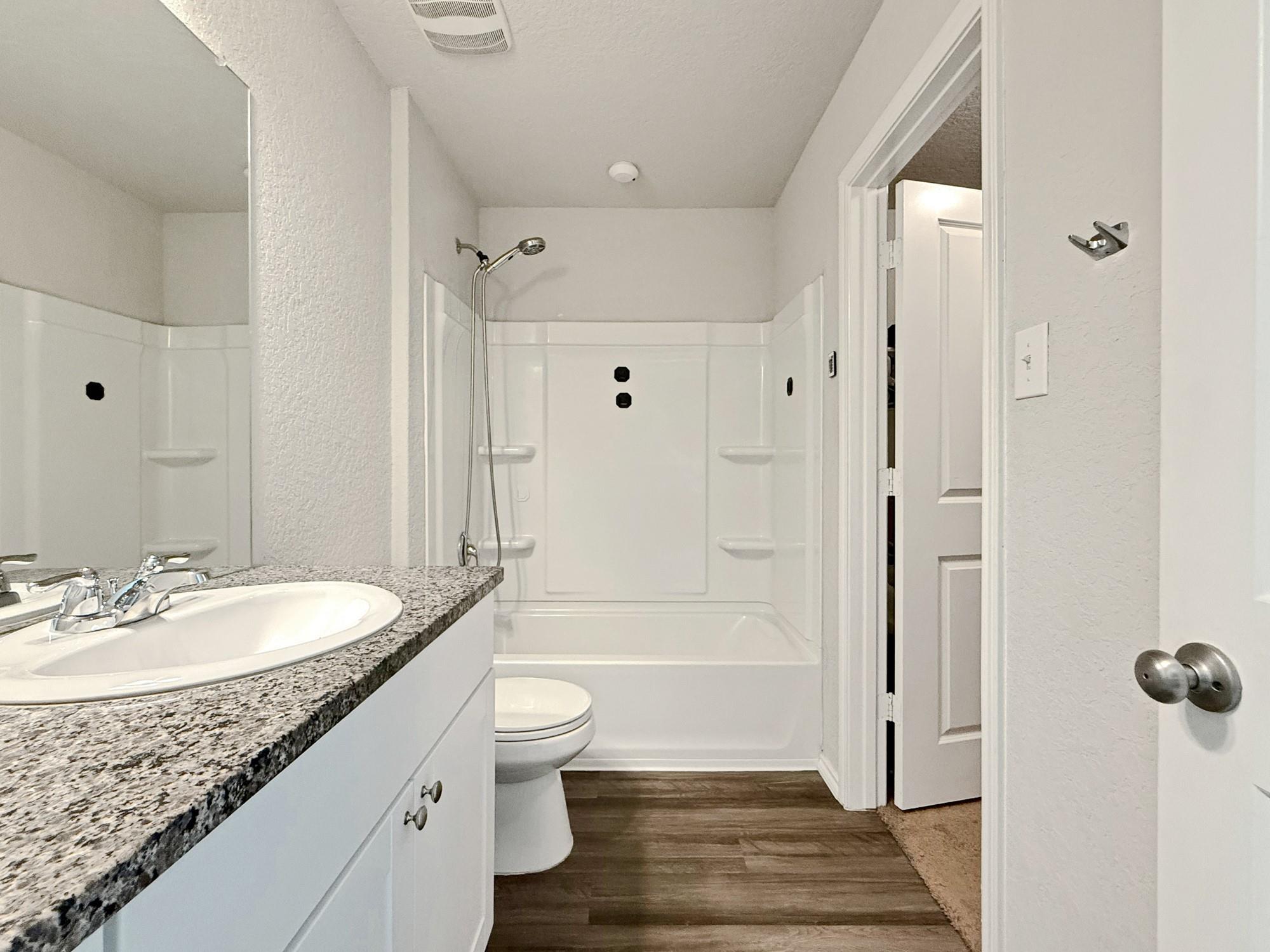 1215 Robbins, San Antonio, TX 78245