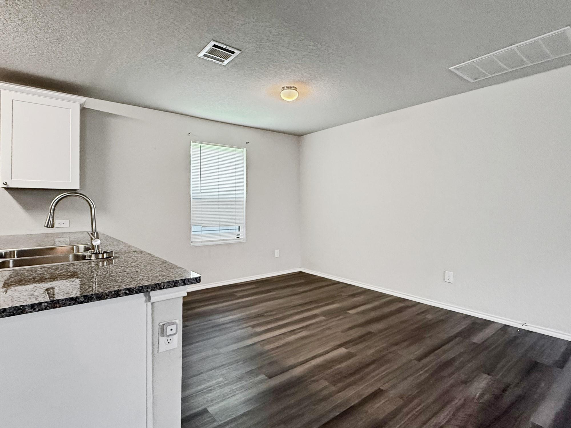 1215 Robbins, San Antonio, TX 78245