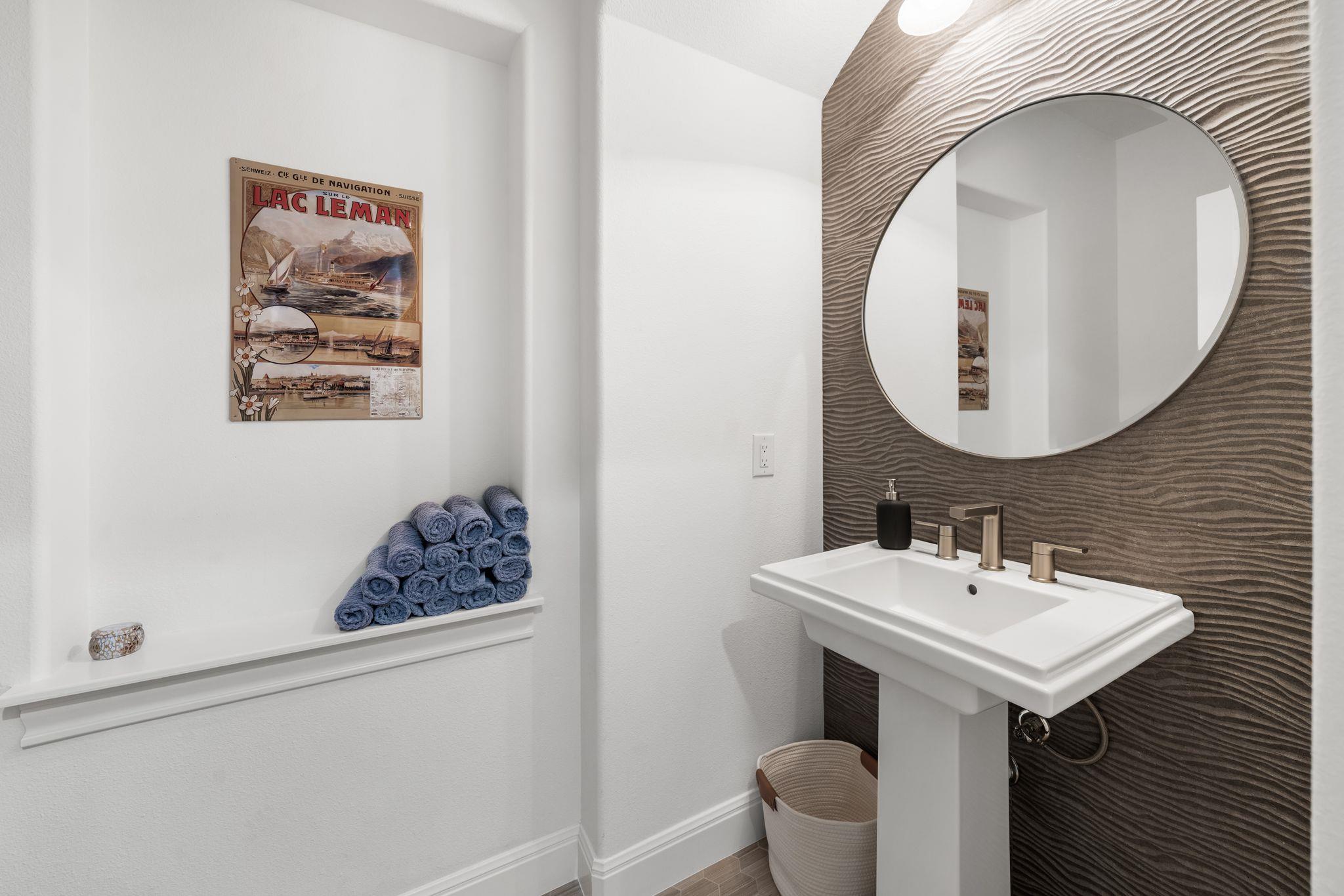 2024 University Club Dr, Austin, TX 78732