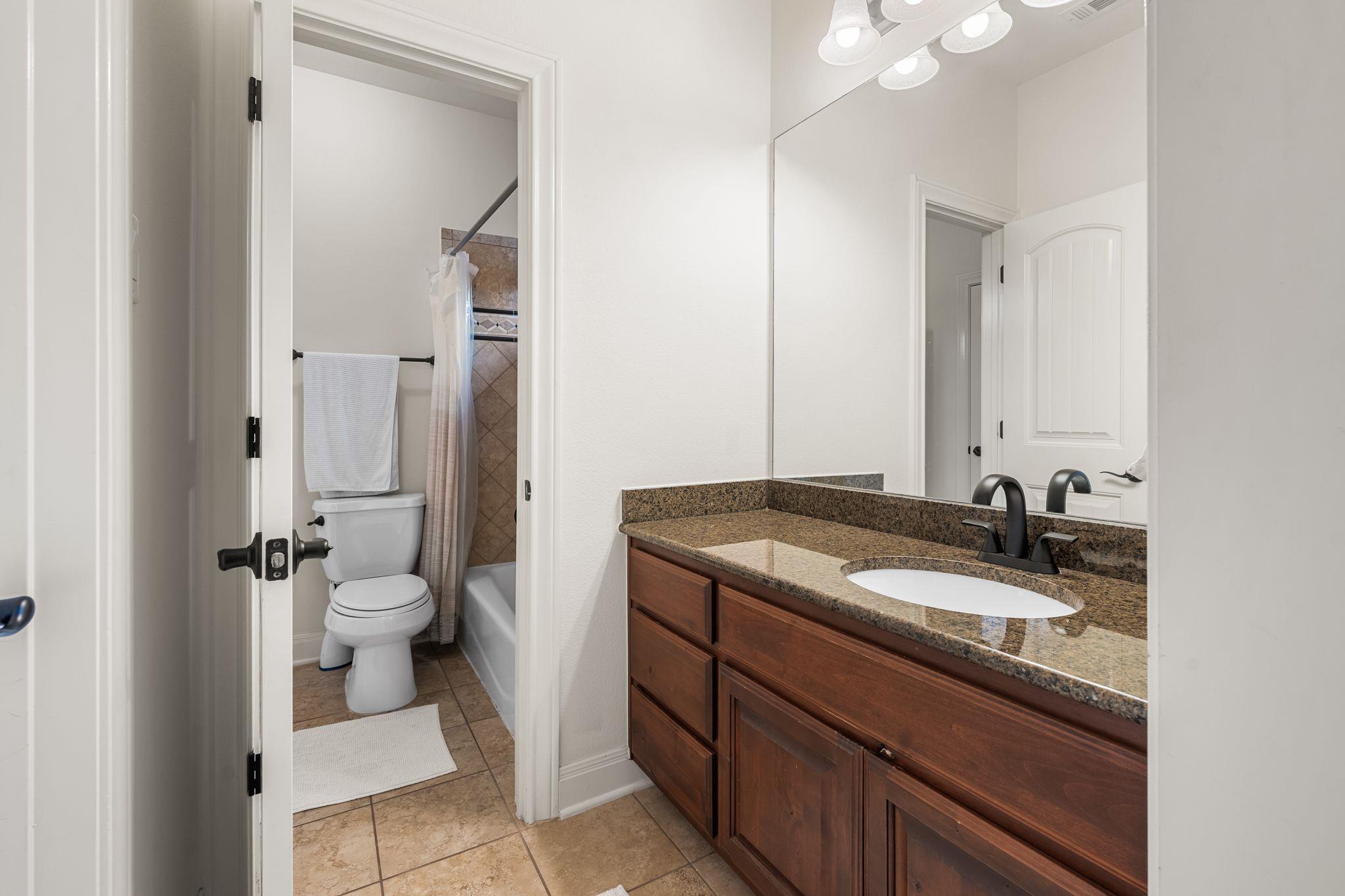 2024 University Club Dr, Austin, TX 78732