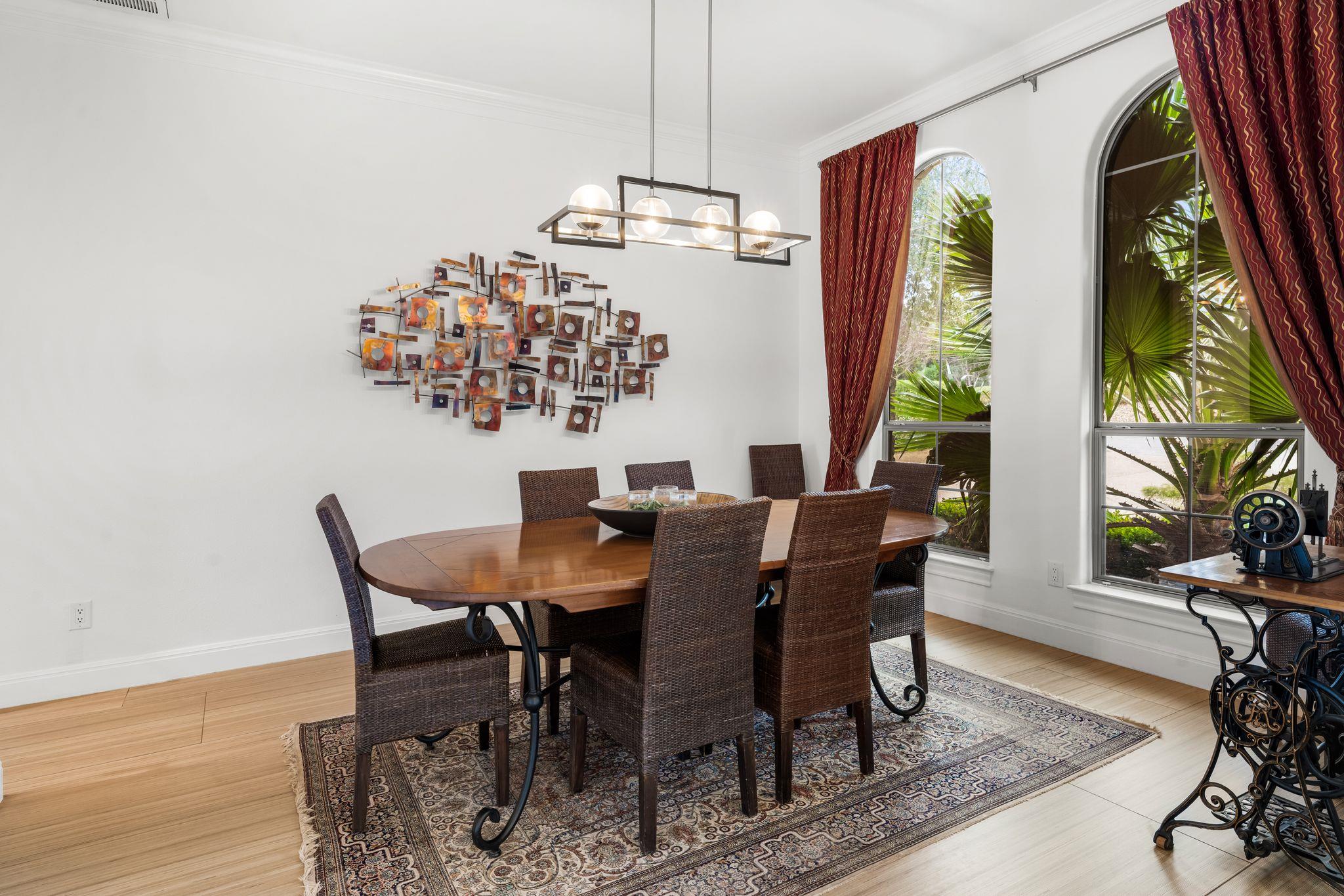 2024 University Club Dr, Austin, TX 78732