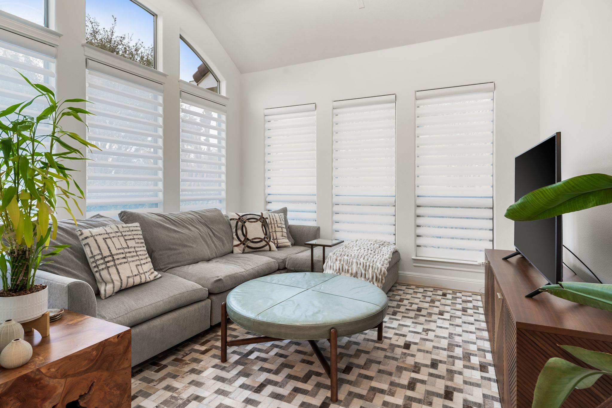 2024 University Club Dr, Austin, TX 78732