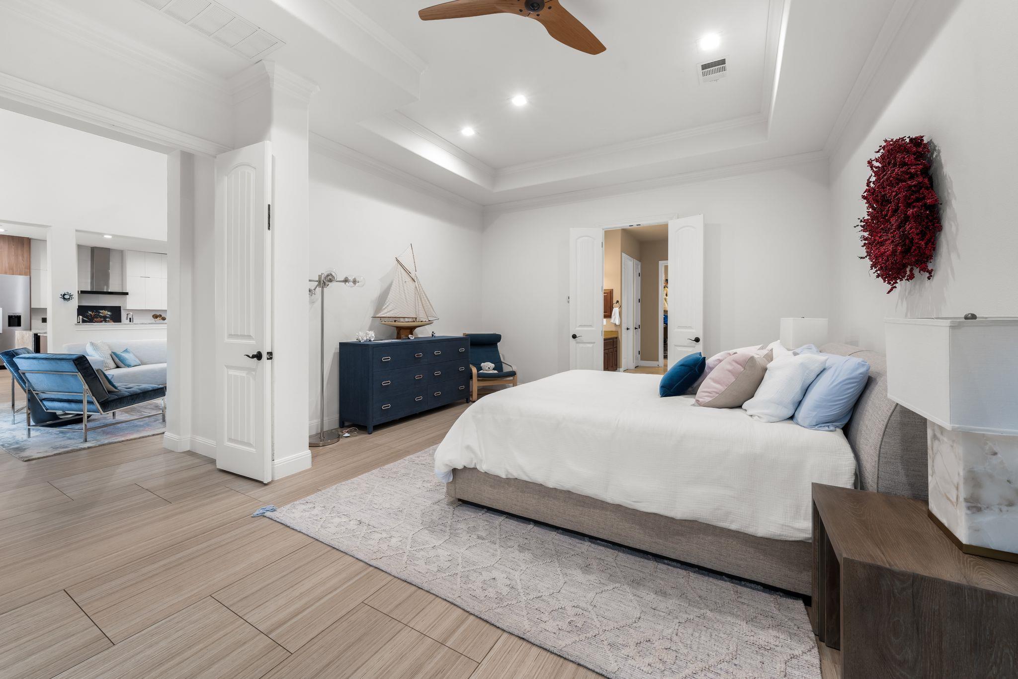 2024 University Club Dr, Austin, TX 78732