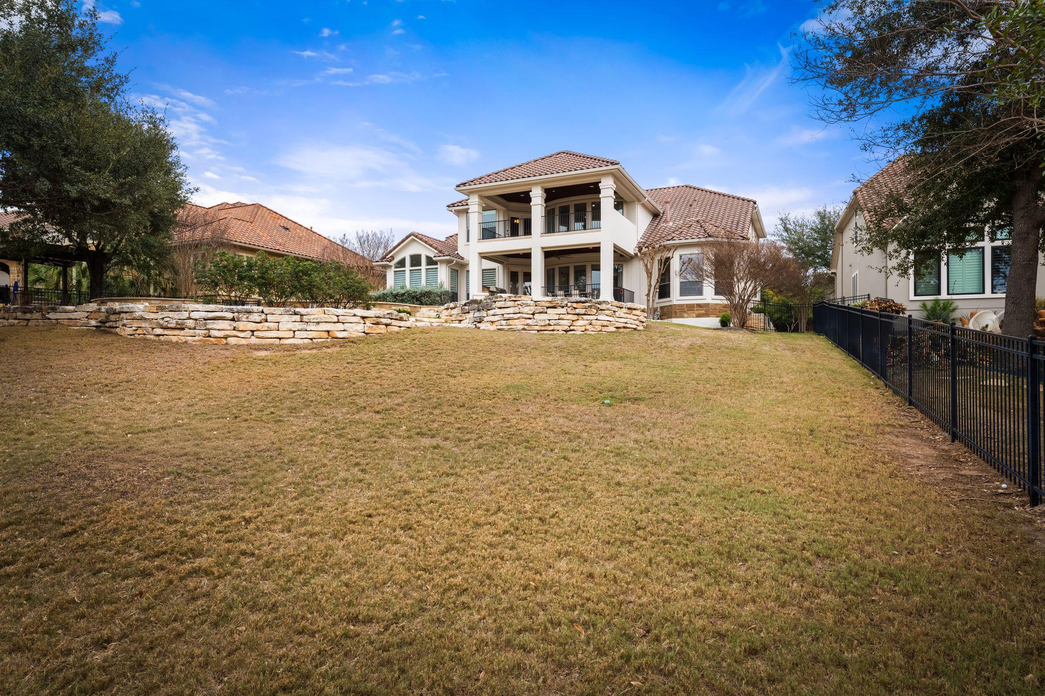 2024 University Club Dr, Austin, TX 78732