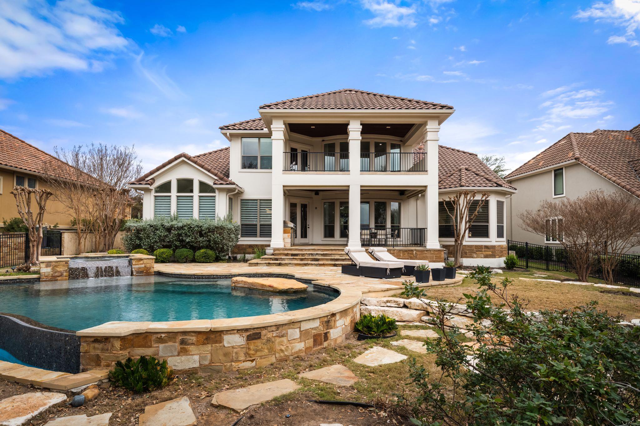 2024 University Club Dr, Austin, TX 78732