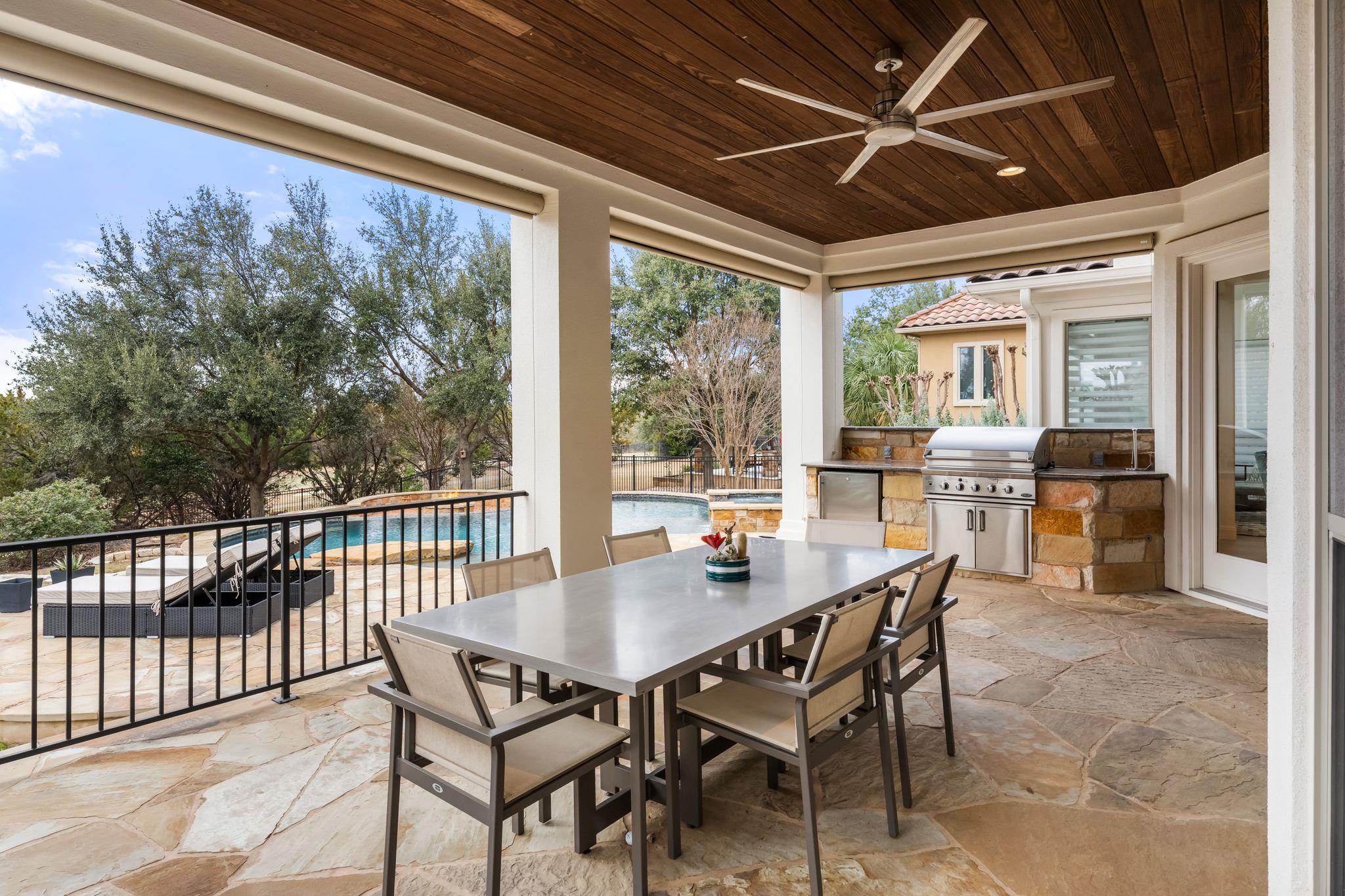 2024 University Club Dr, Austin, TX 78732