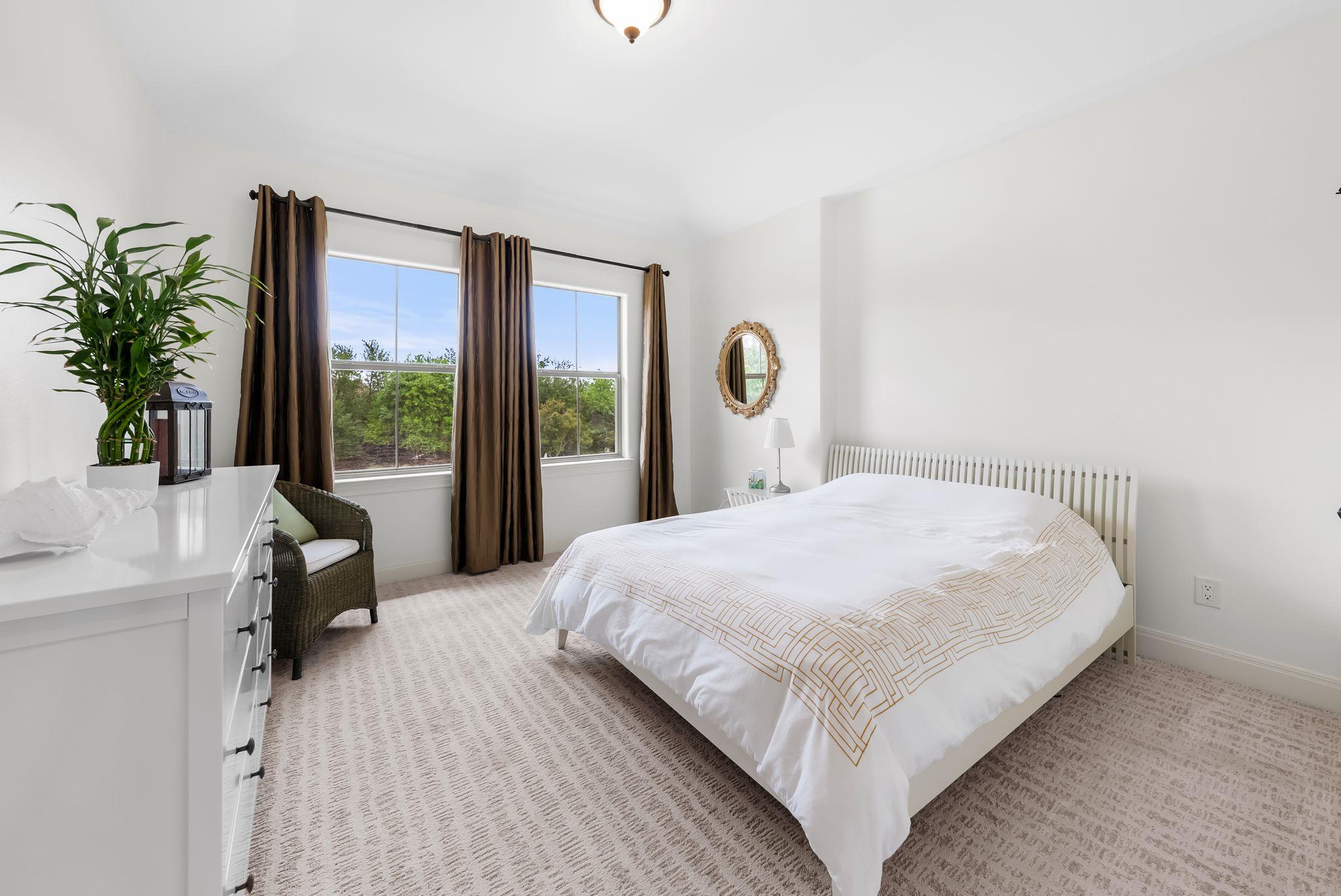 2024 University Club Dr, Austin, TX 78732