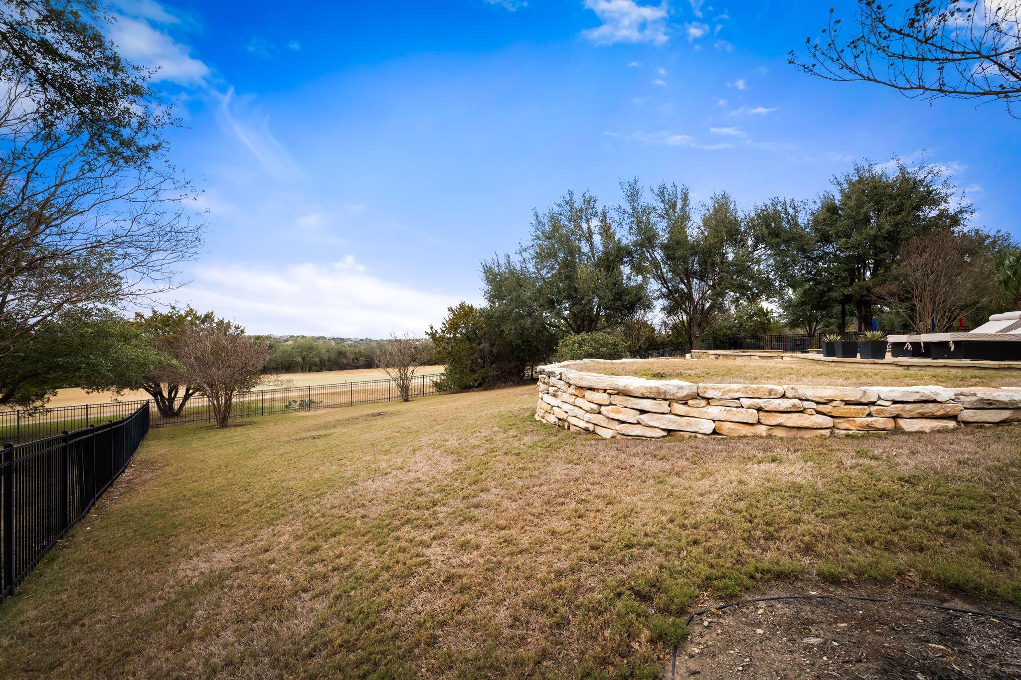 2024 University Club Dr, Austin, TX 78732