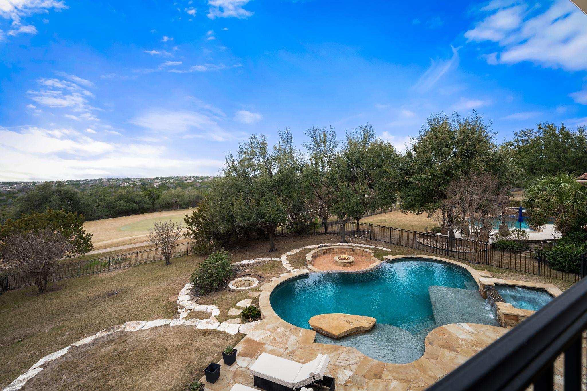 2024 University Club Dr, Austin, TX 78732