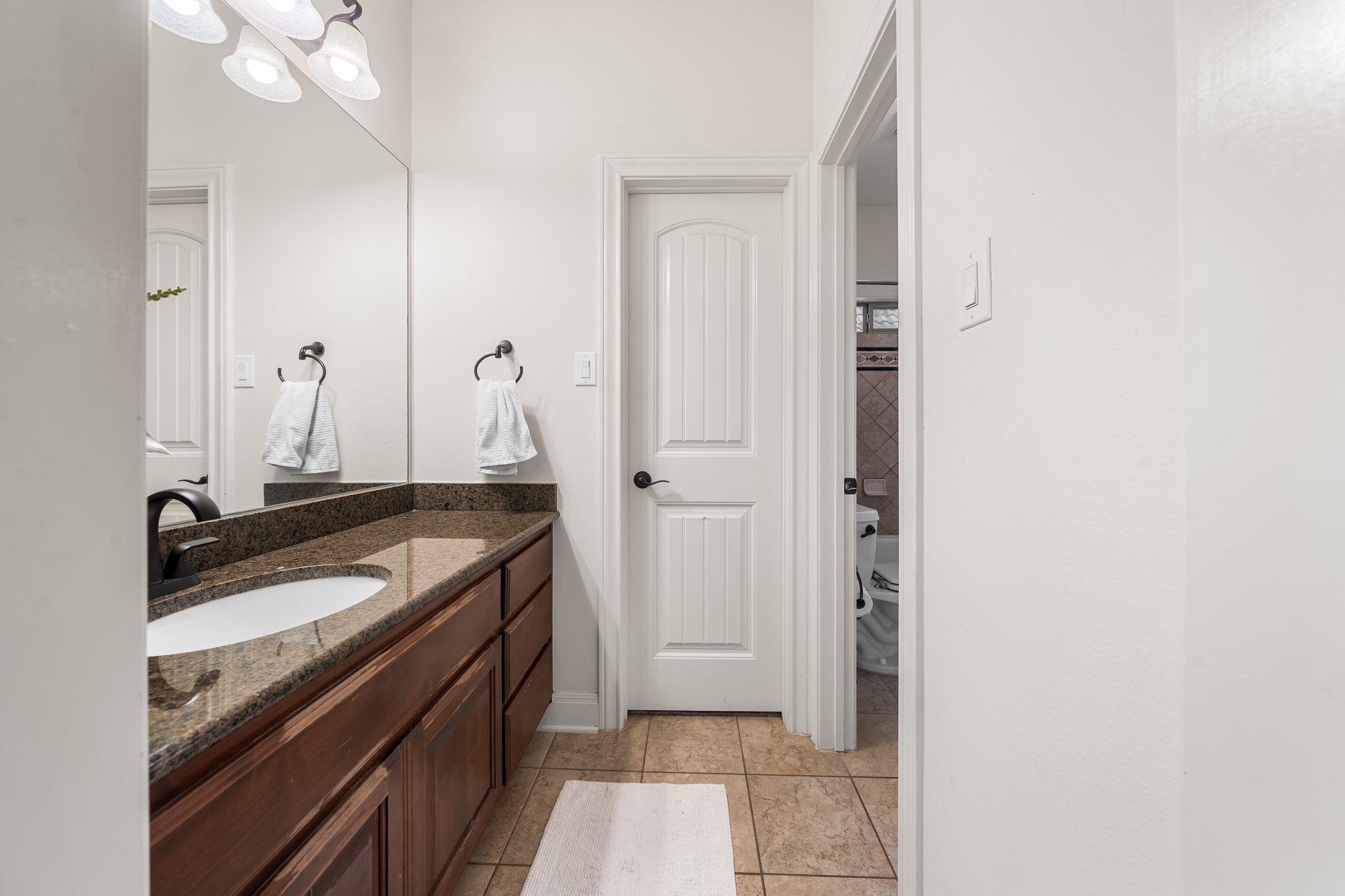 2024 University Club Dr, Austin, TX 78732