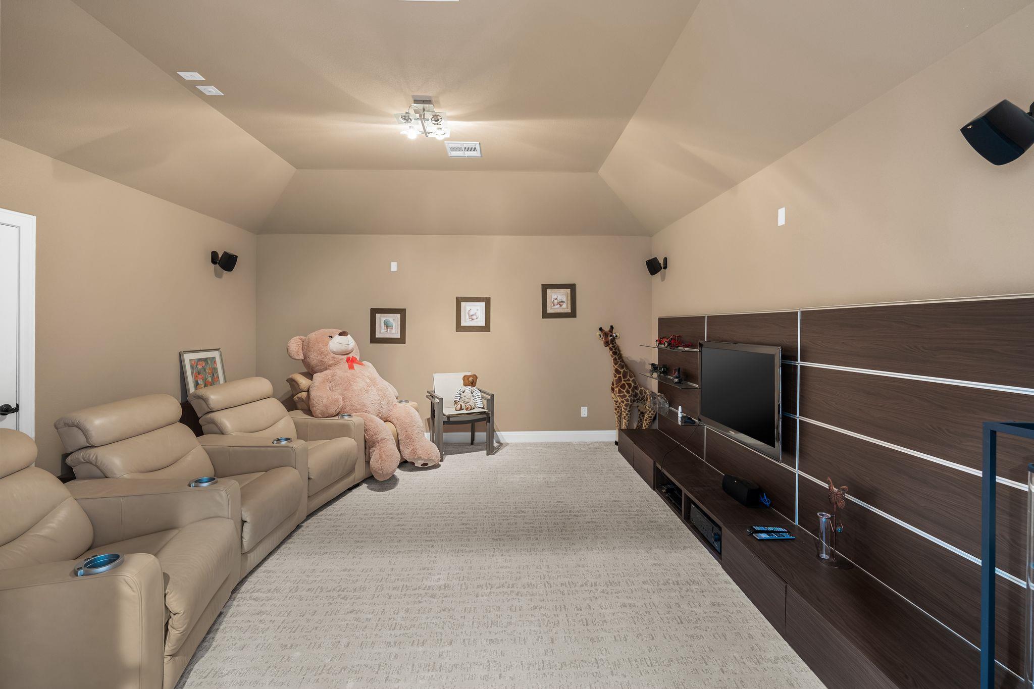 2024 University Club Dr, Austin, TX 78732