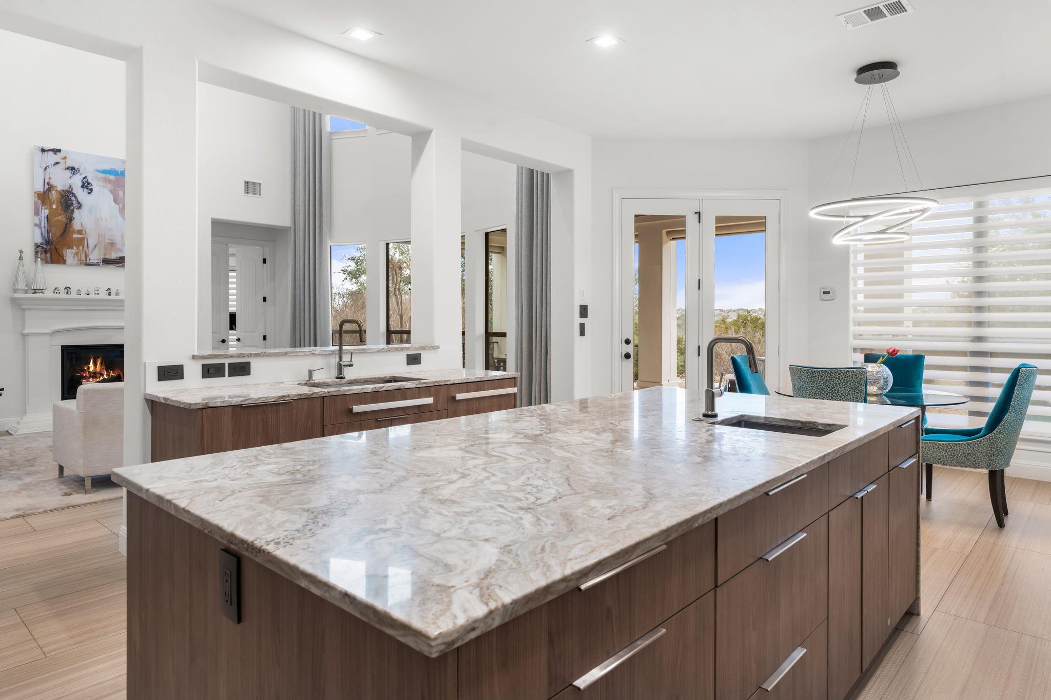 2024 University Club Dr, Austin, TX 78732