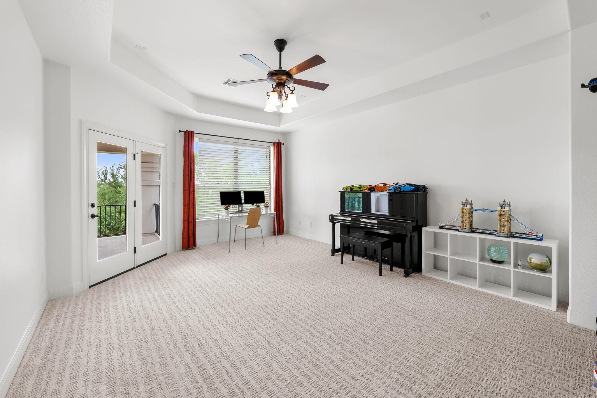 2024 University Club Dr, Austin, TX 78732