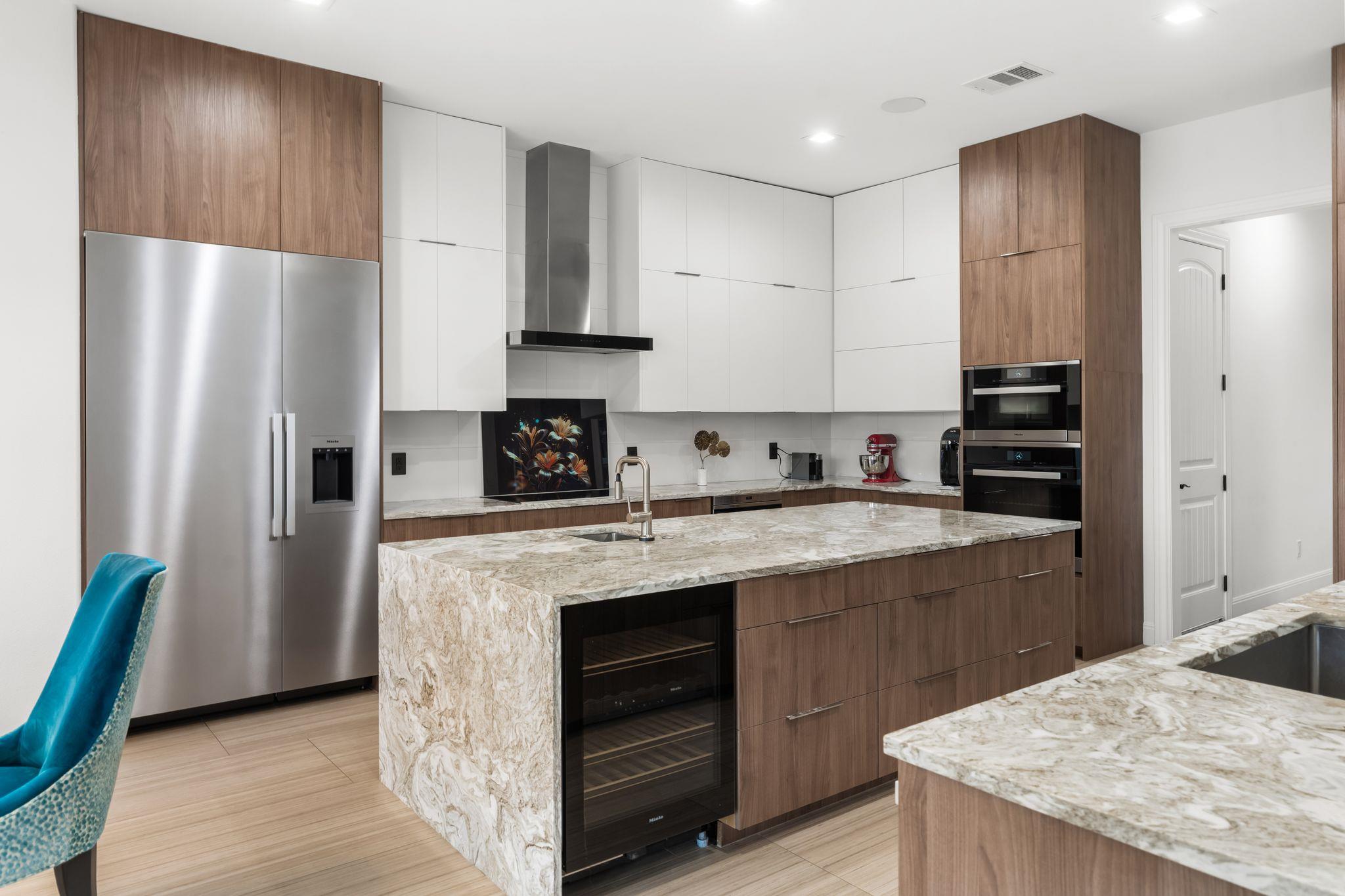 2024 University Club Dr, Austin, TX 78732