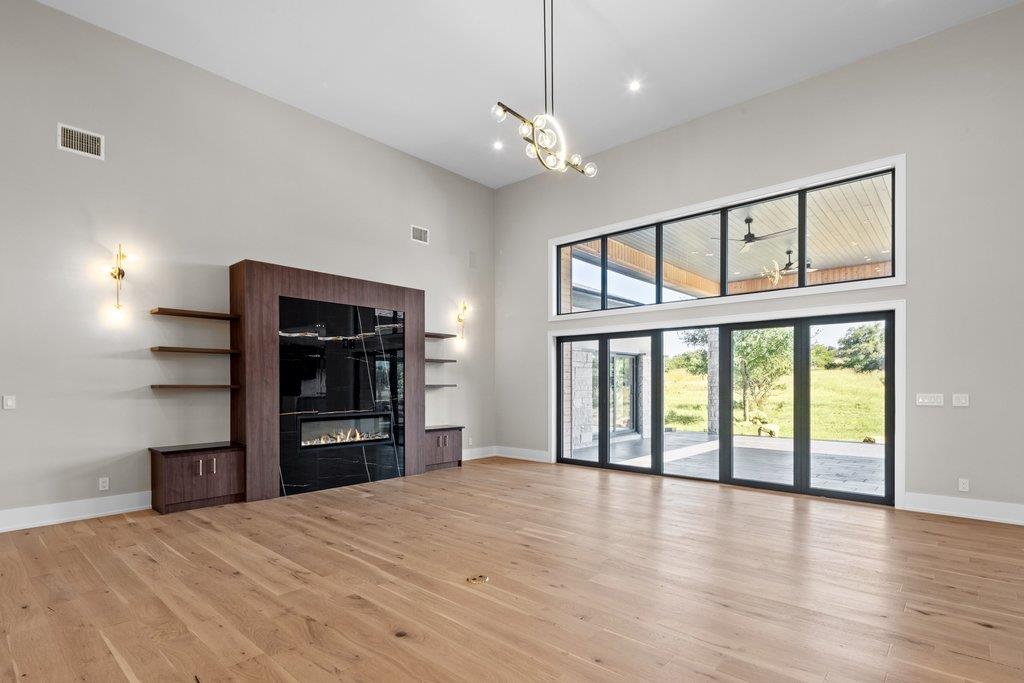 583 Comanche Rdg, Round Mountain, TX 78663