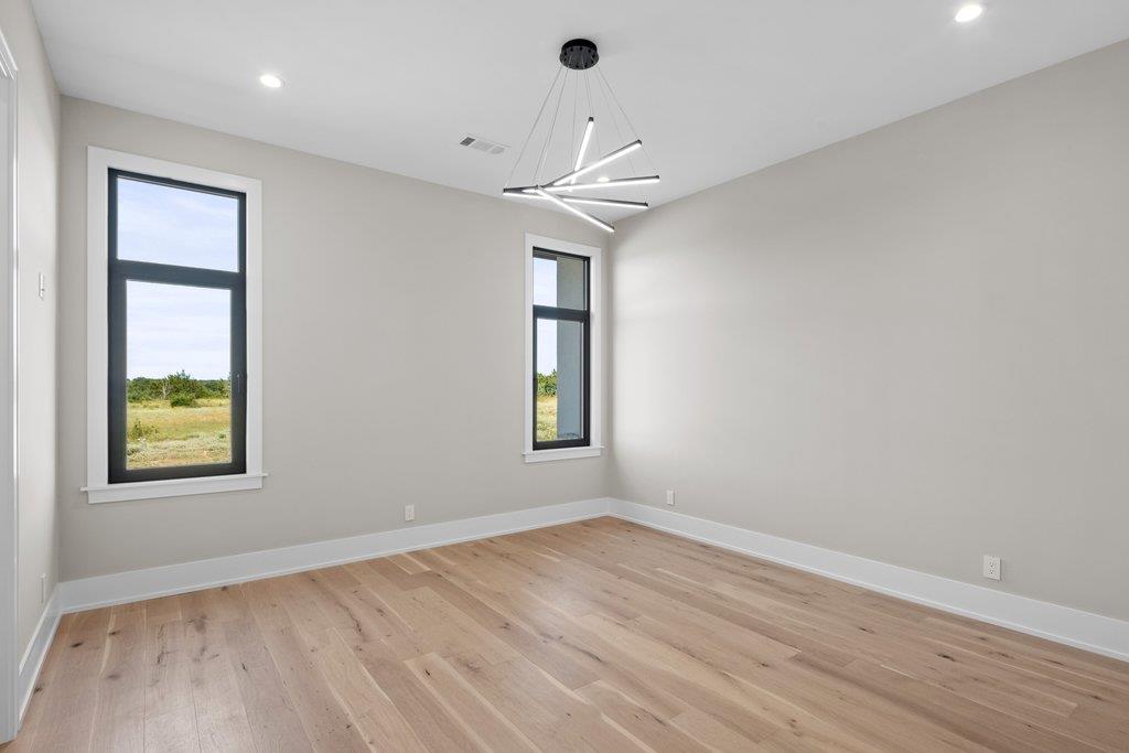 583 Comanche Rdg, Round Mountain, TX 78663