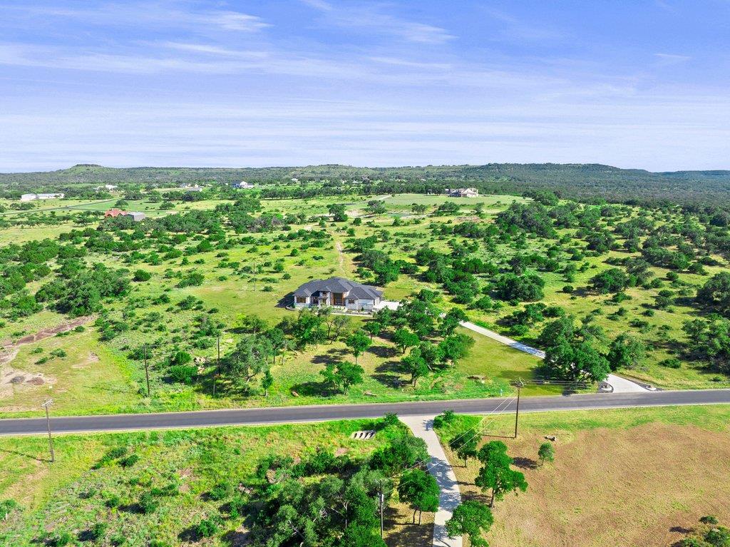 583 Comanche Rdg, Round Mountain, TX 78663