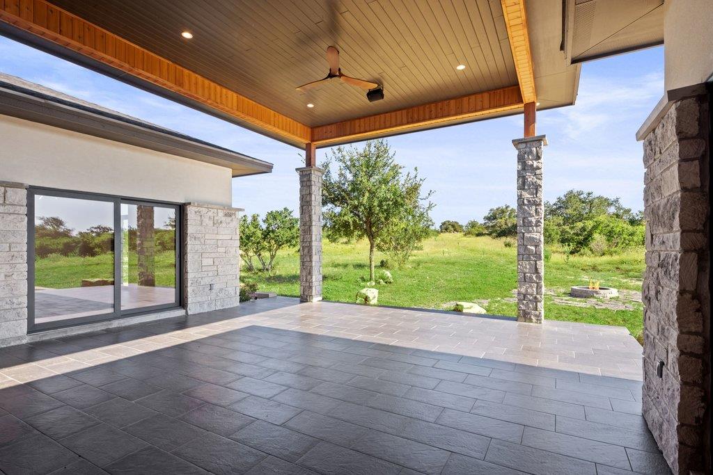 583 Comanche Rdg, Round Mountain, TX 78663