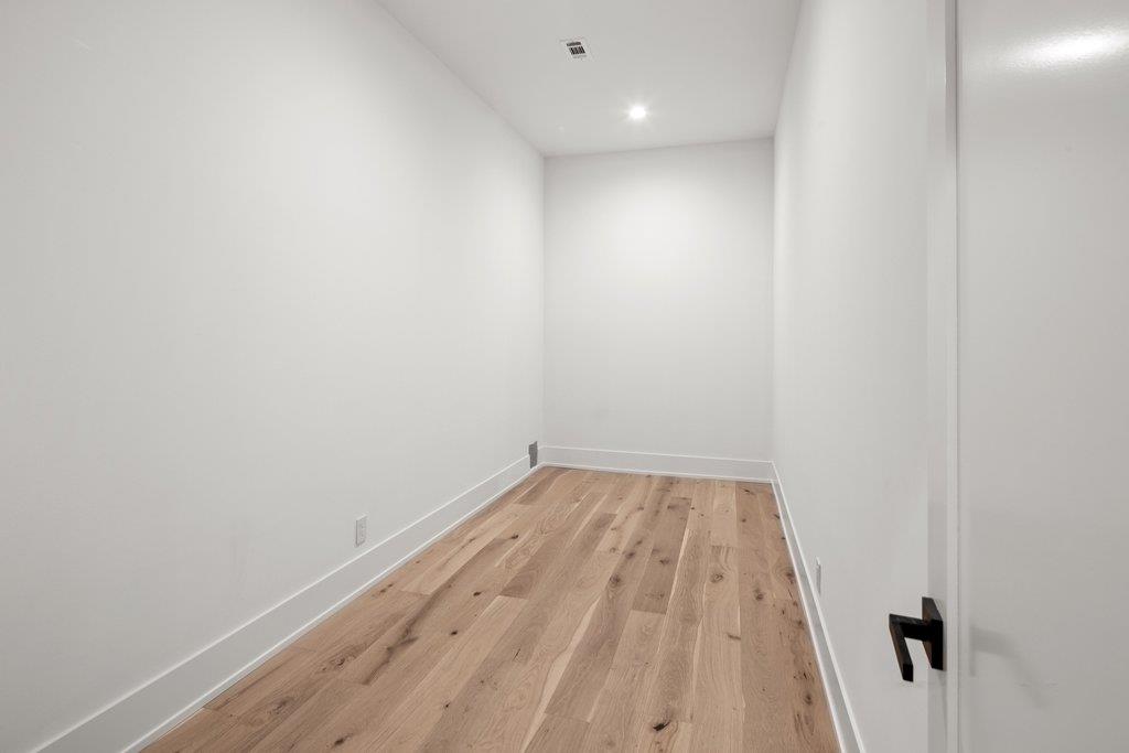 583 Comanche Rdg, Round Mountain, TX 78663