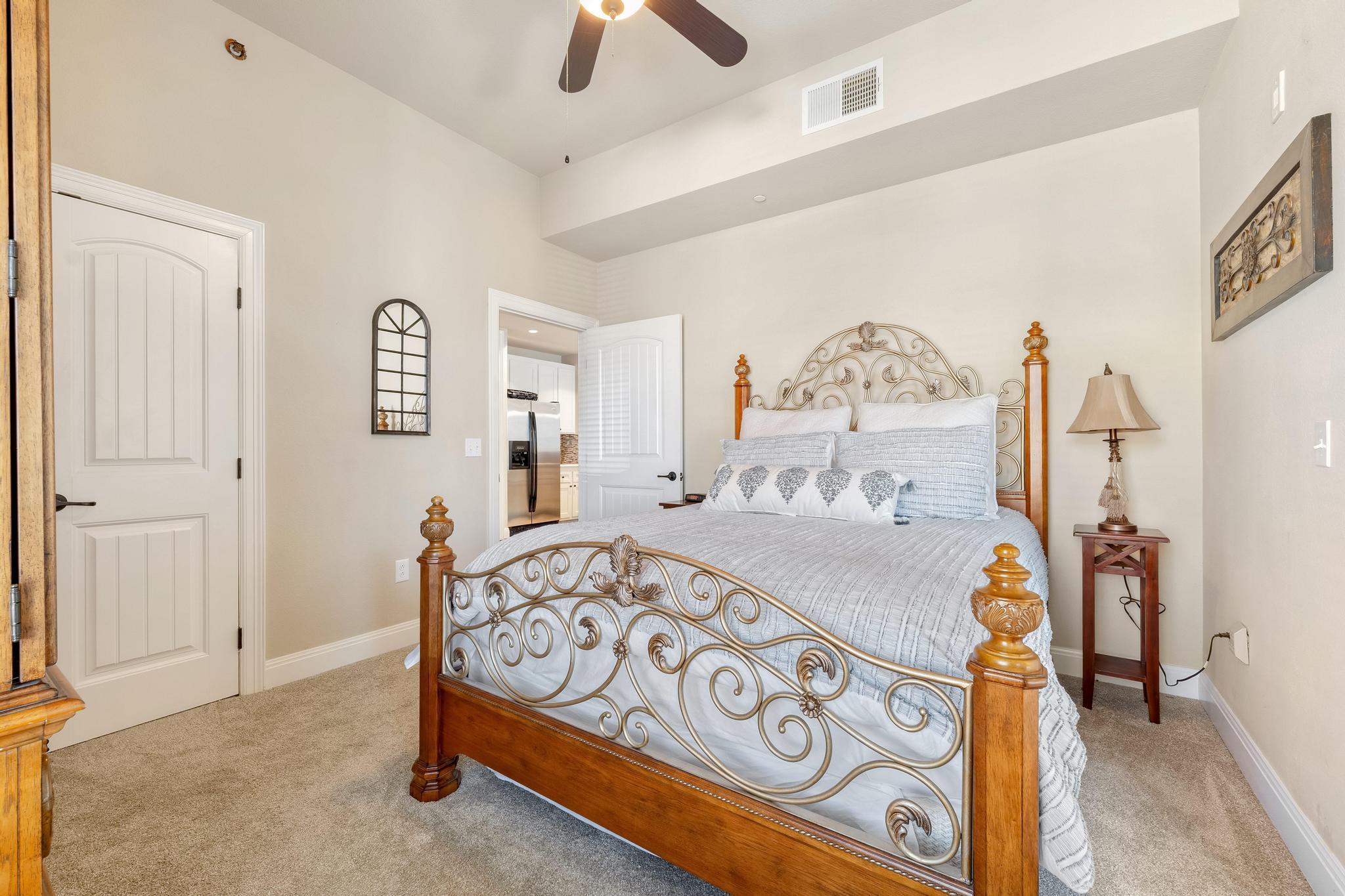 1001 The Cape Rd # 16, Horseshoe Bay, TX 78657