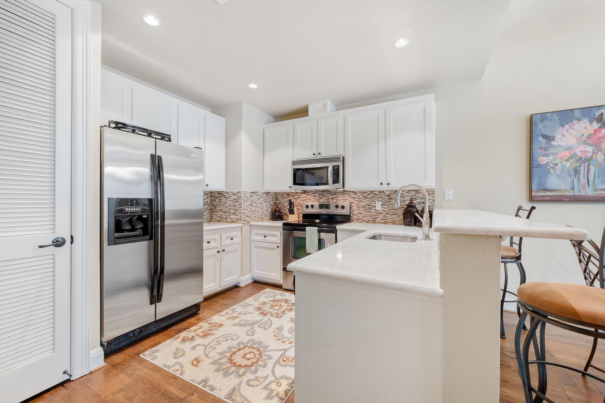 1001 The Cape Rd # 16, Horseshoe Bay, TX 78657