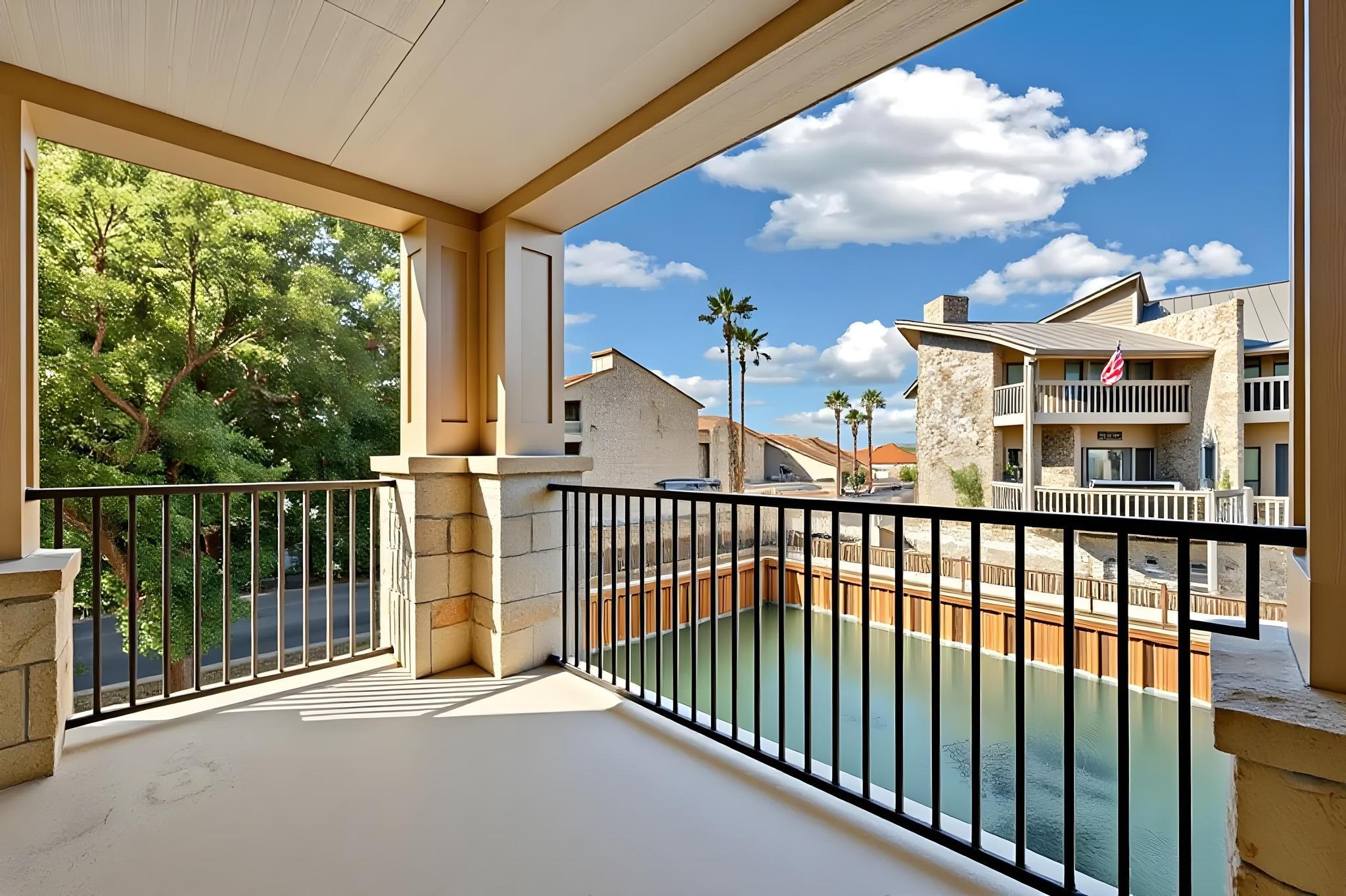 1001 The Cape Rd # 16, Horseshoe Bay, TX 78657