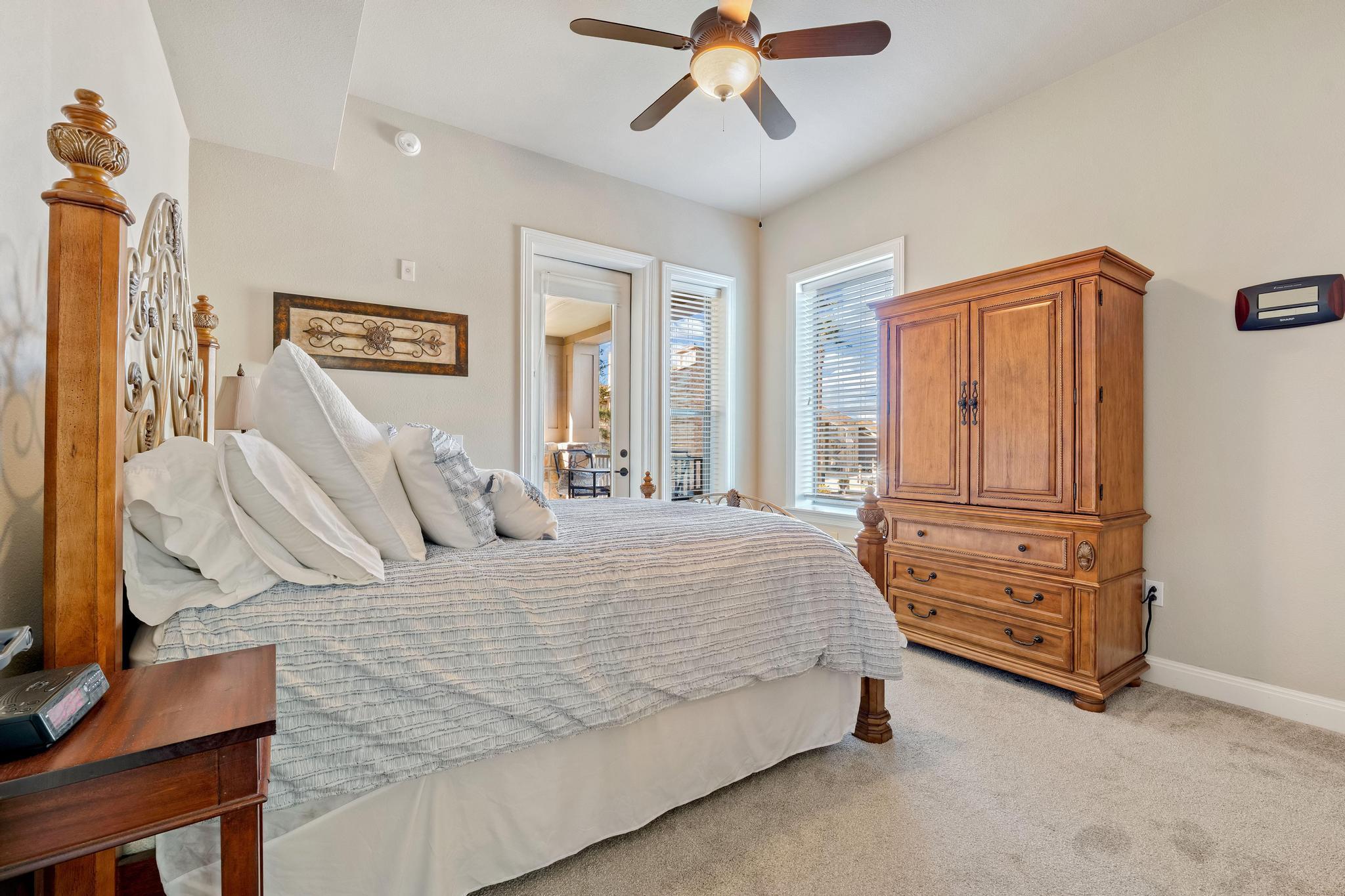 1001 The Cape Rd # 16, Horseshoe Bay, TX 78657