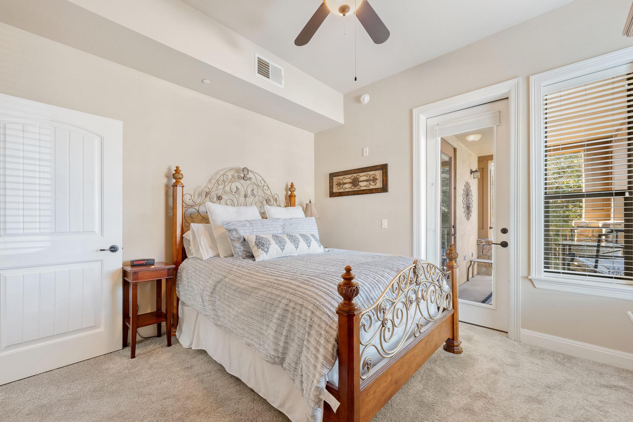 1001 The Cape Rd # 16, Horseshoe Bay, TX 78657