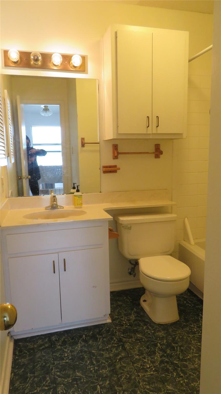 106 E 30th St # 306, Austin, TX 78705