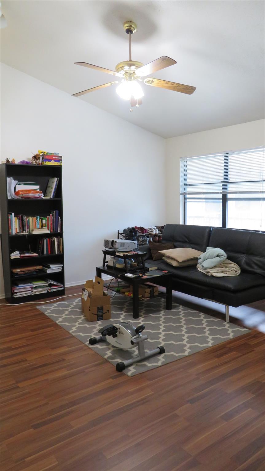 106 E 30th St # 306, Austin, TX 78705