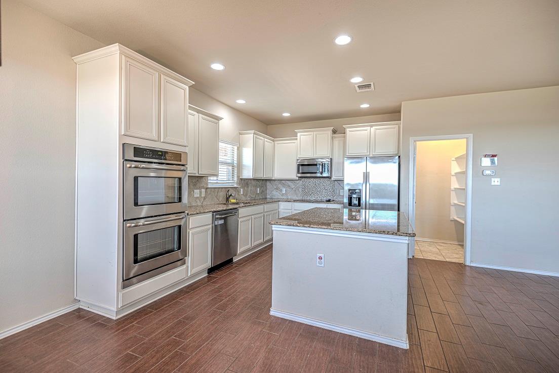 9207 Lake Pointe Dr, Temple, TX 76502