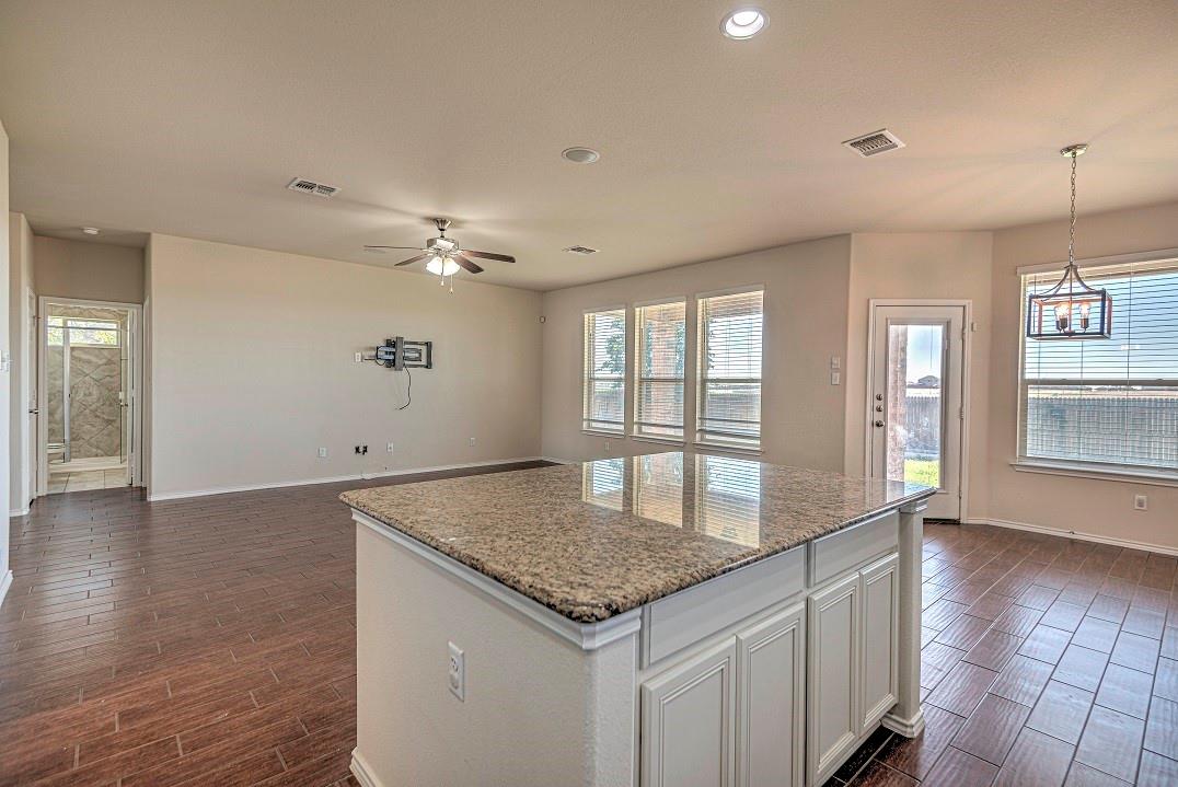 9207 Lake Pointe Dr, Temple, TX 76502