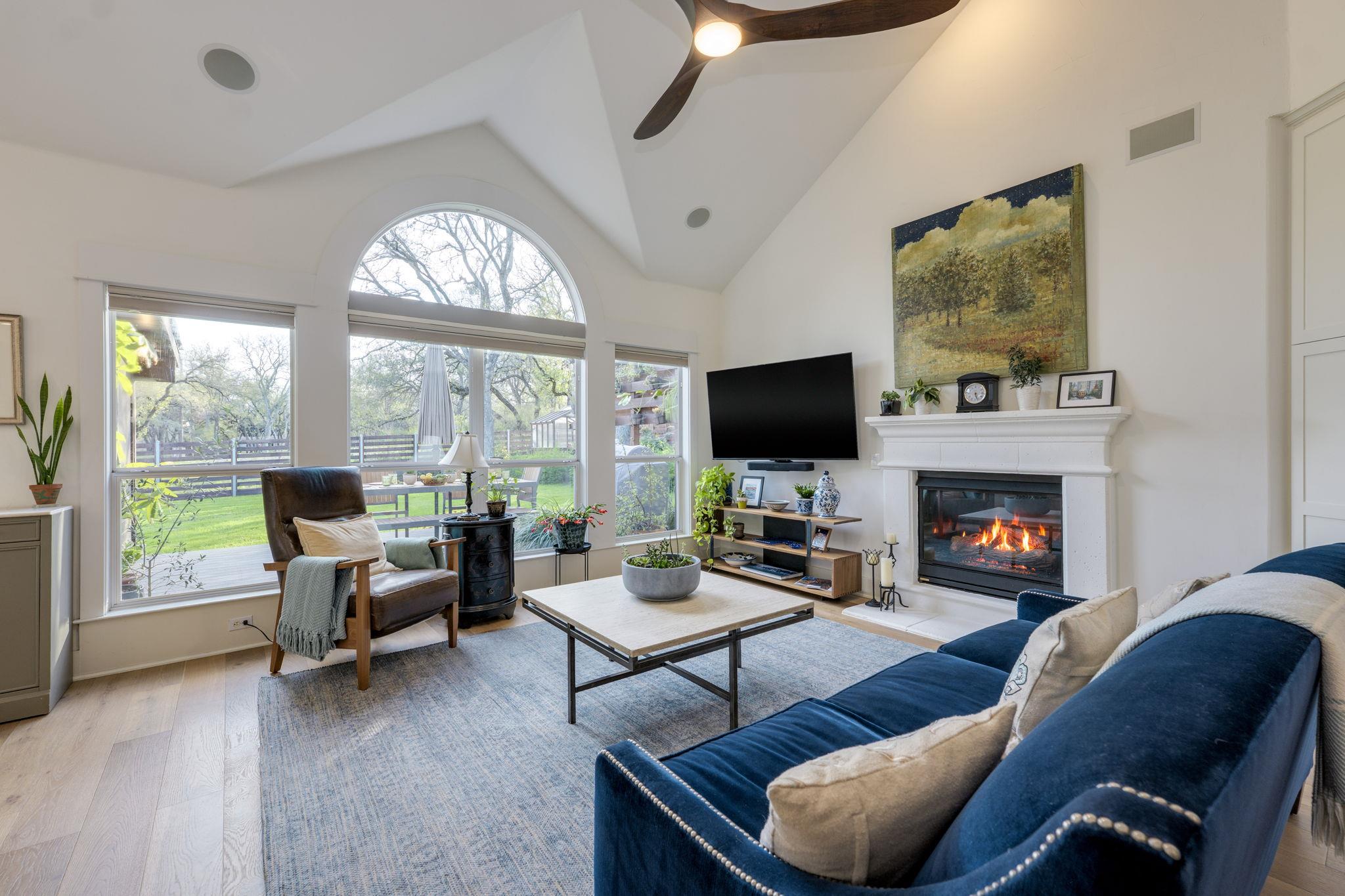 109 W Spring Dr, West Lake Hills, TX 78746