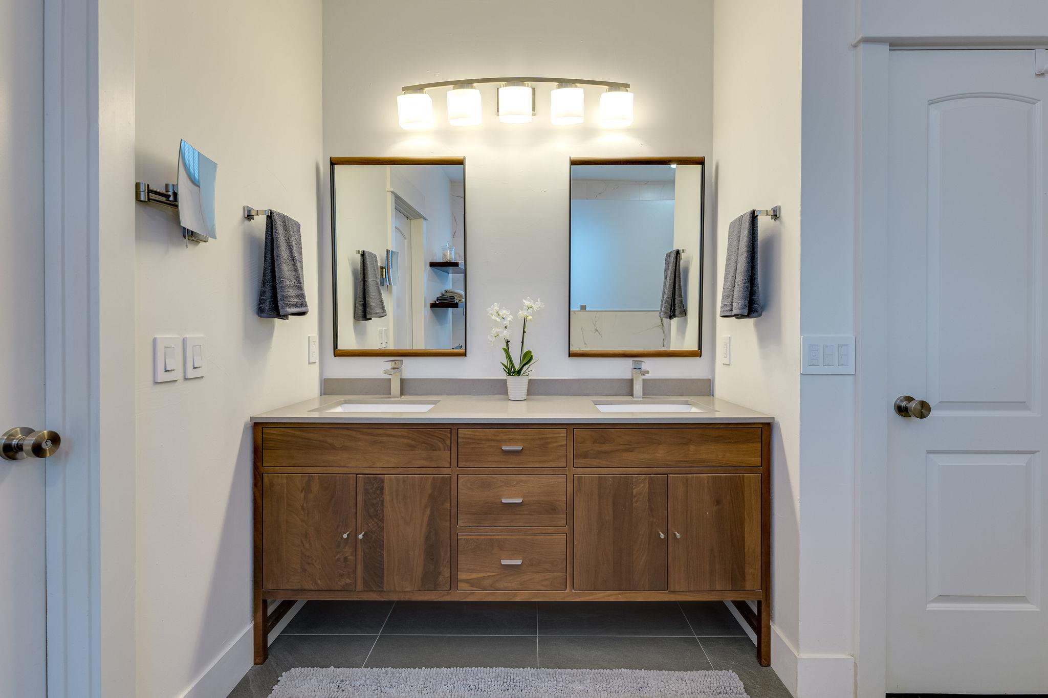 109 W Spring Dr, West Lake Hills, TX 78746