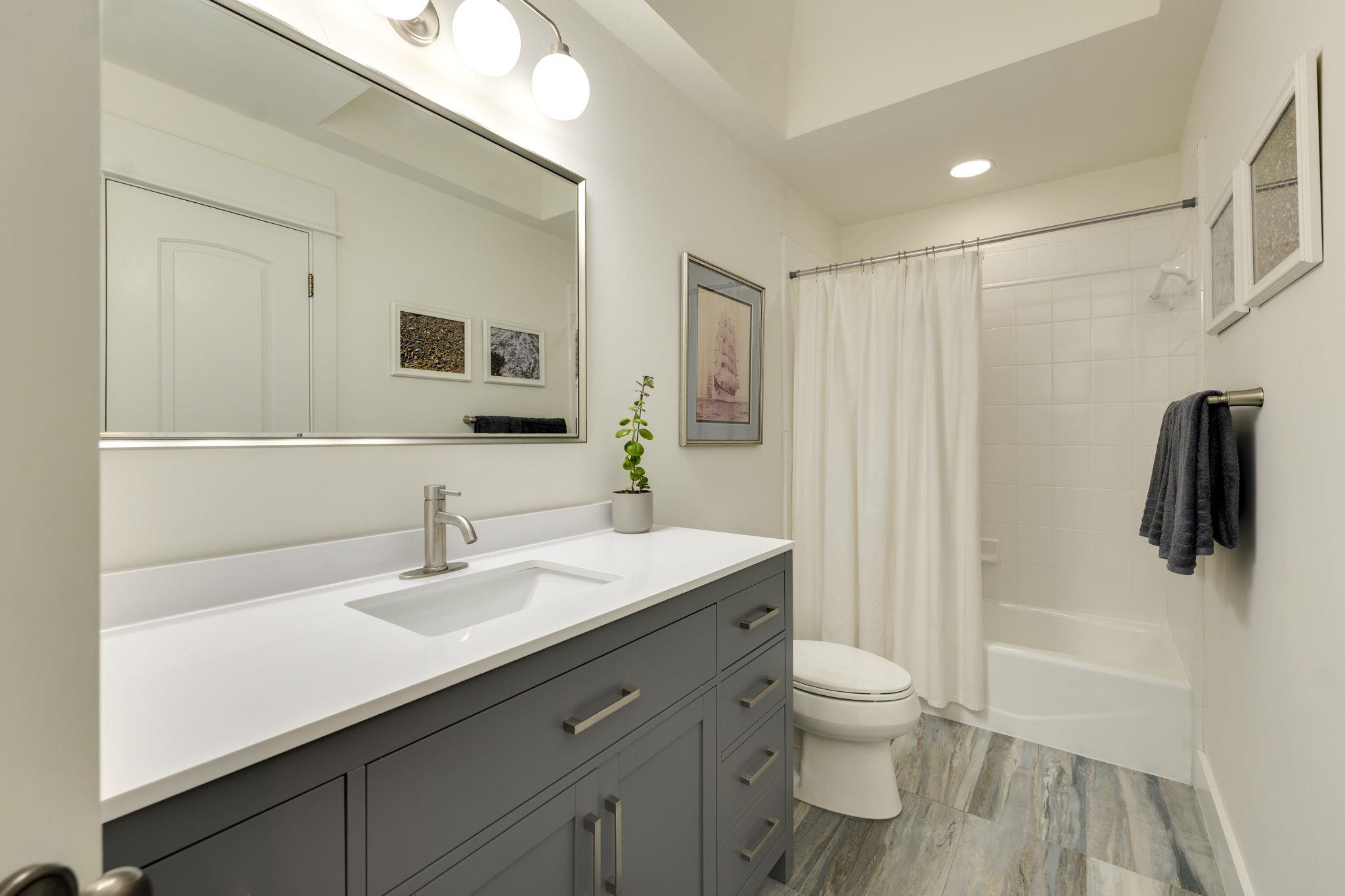 109 W Spring Dr, West Lake Hills, TX 78746