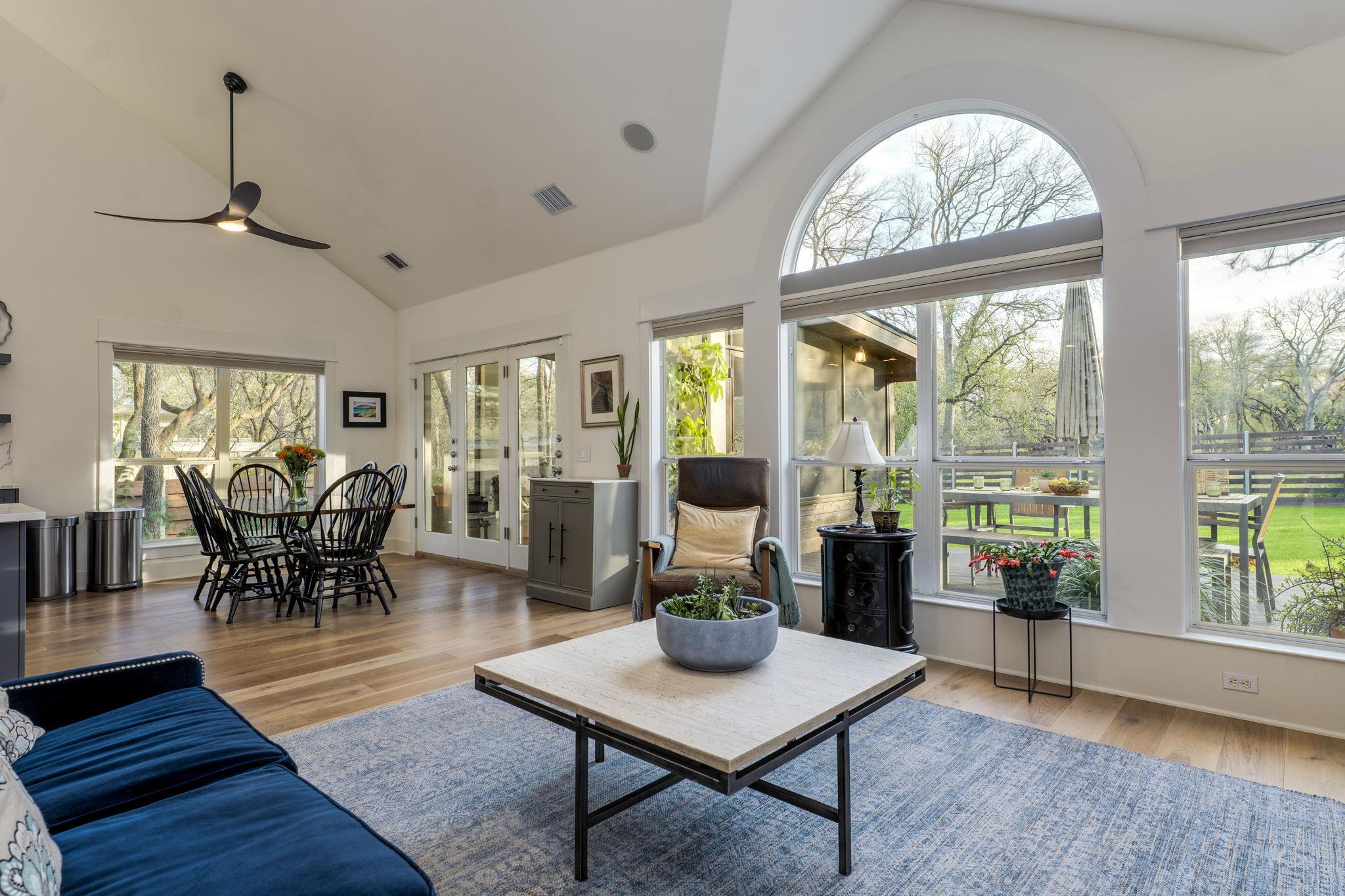 109 W Spring Dr, West Lake Hills, TX 78746