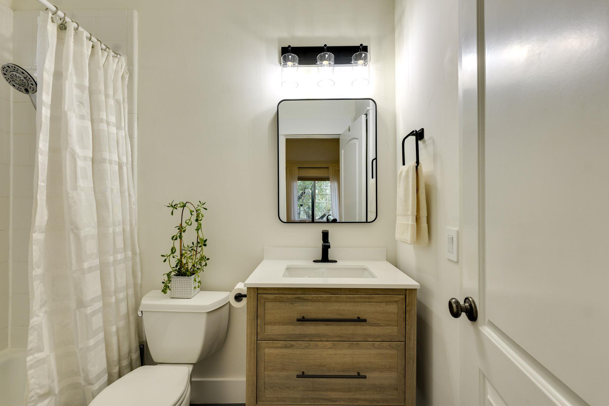 109 W Spring Dr, West Lake Hills, TX 78746