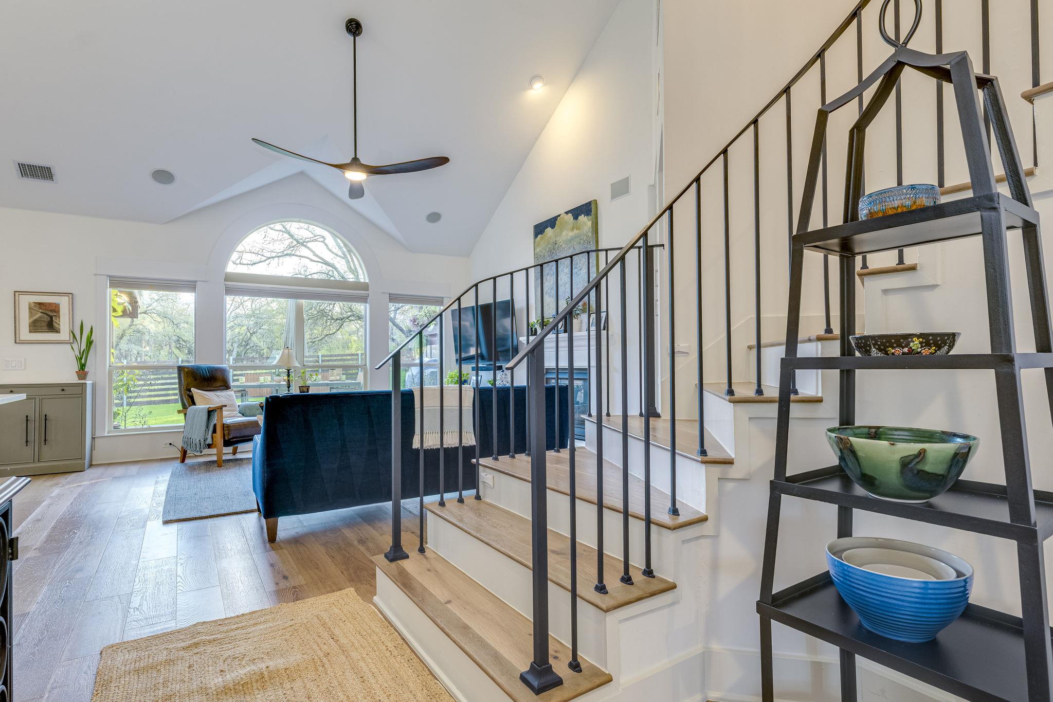 109 W Spring Dr, West Lake Hills, TX 78746