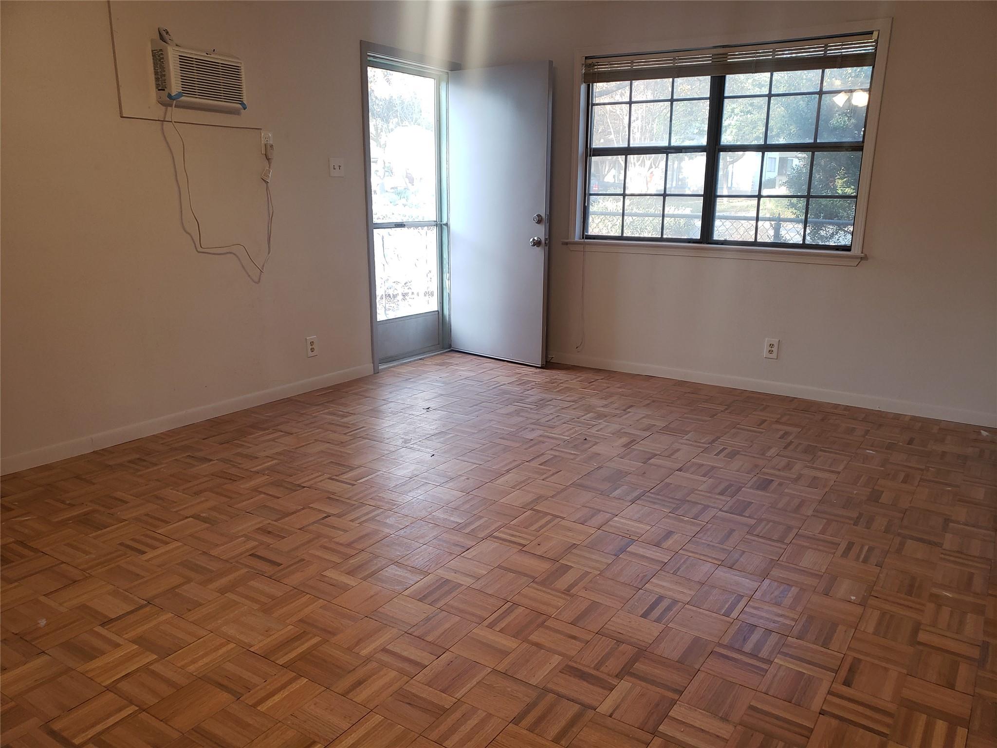 609 Bissonet Ln # B, Austin, TX 78752