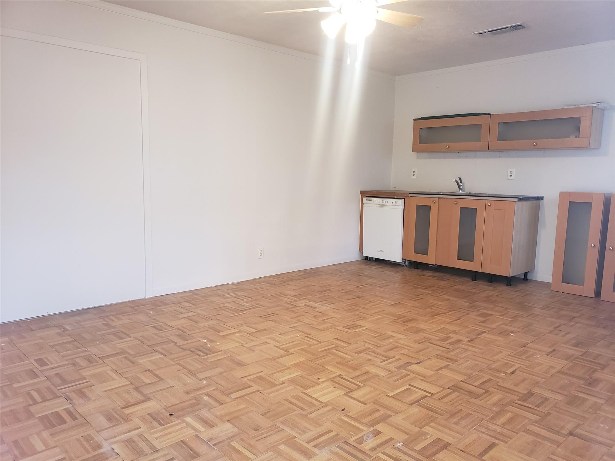 609 Bissonet Ln # B, Austin, TX 78752