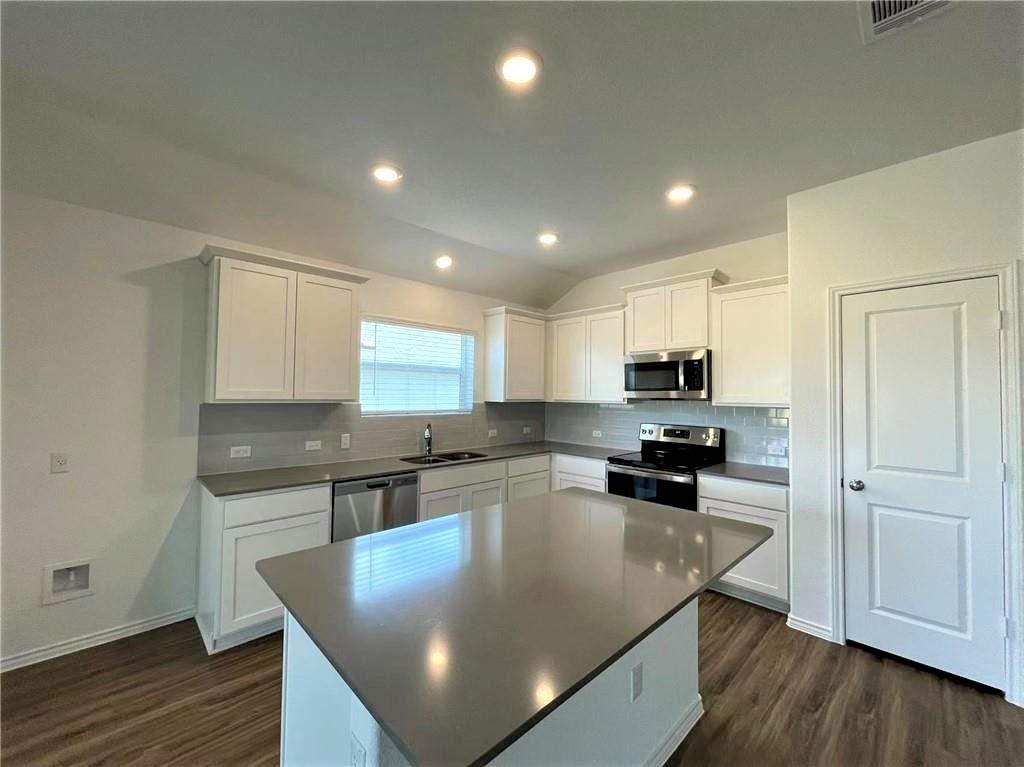 409 Bluejack Way, Hutto, TX 78634