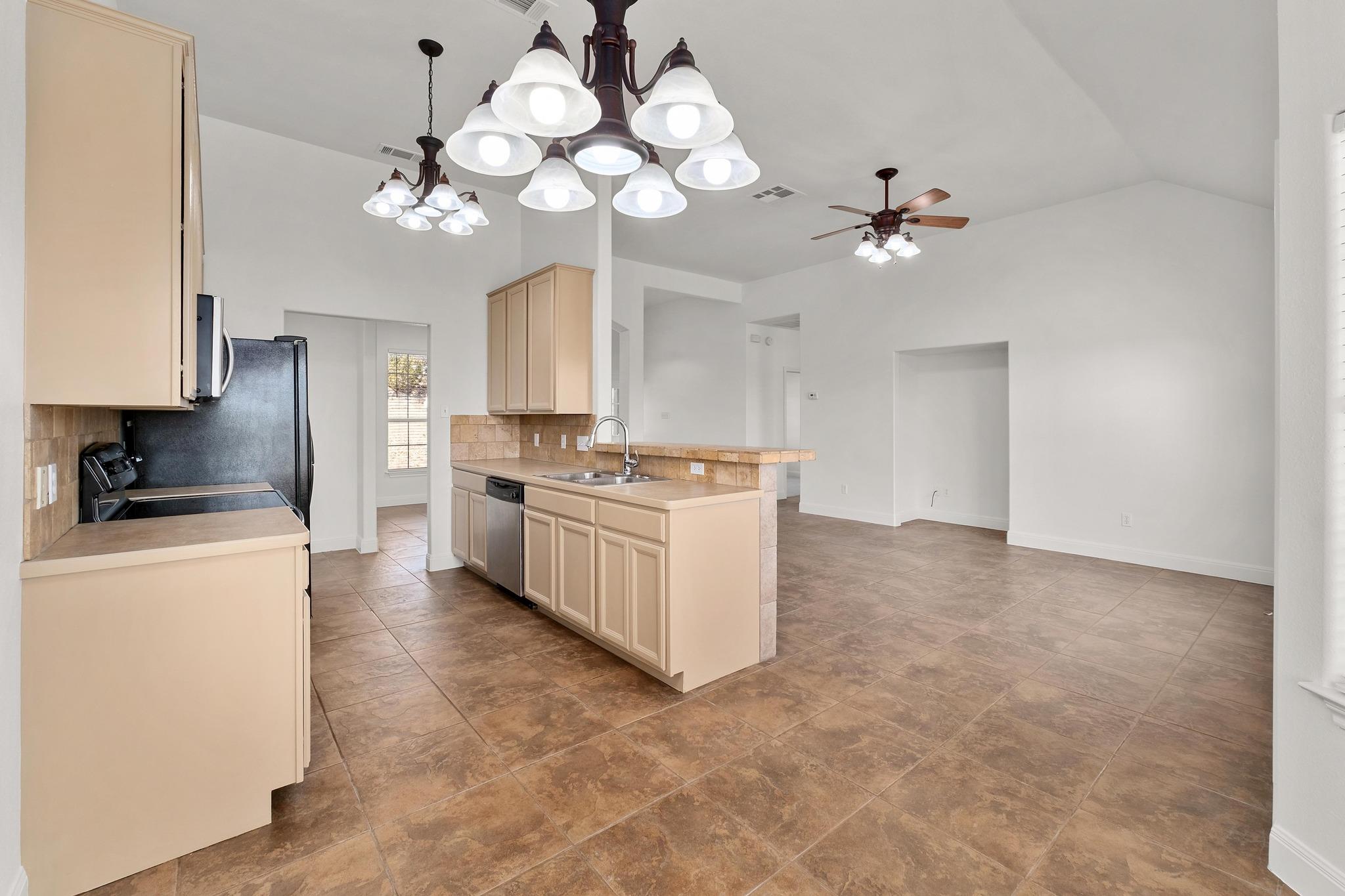 710 Deer Creek Cir, Dripping Springs, TX 78620