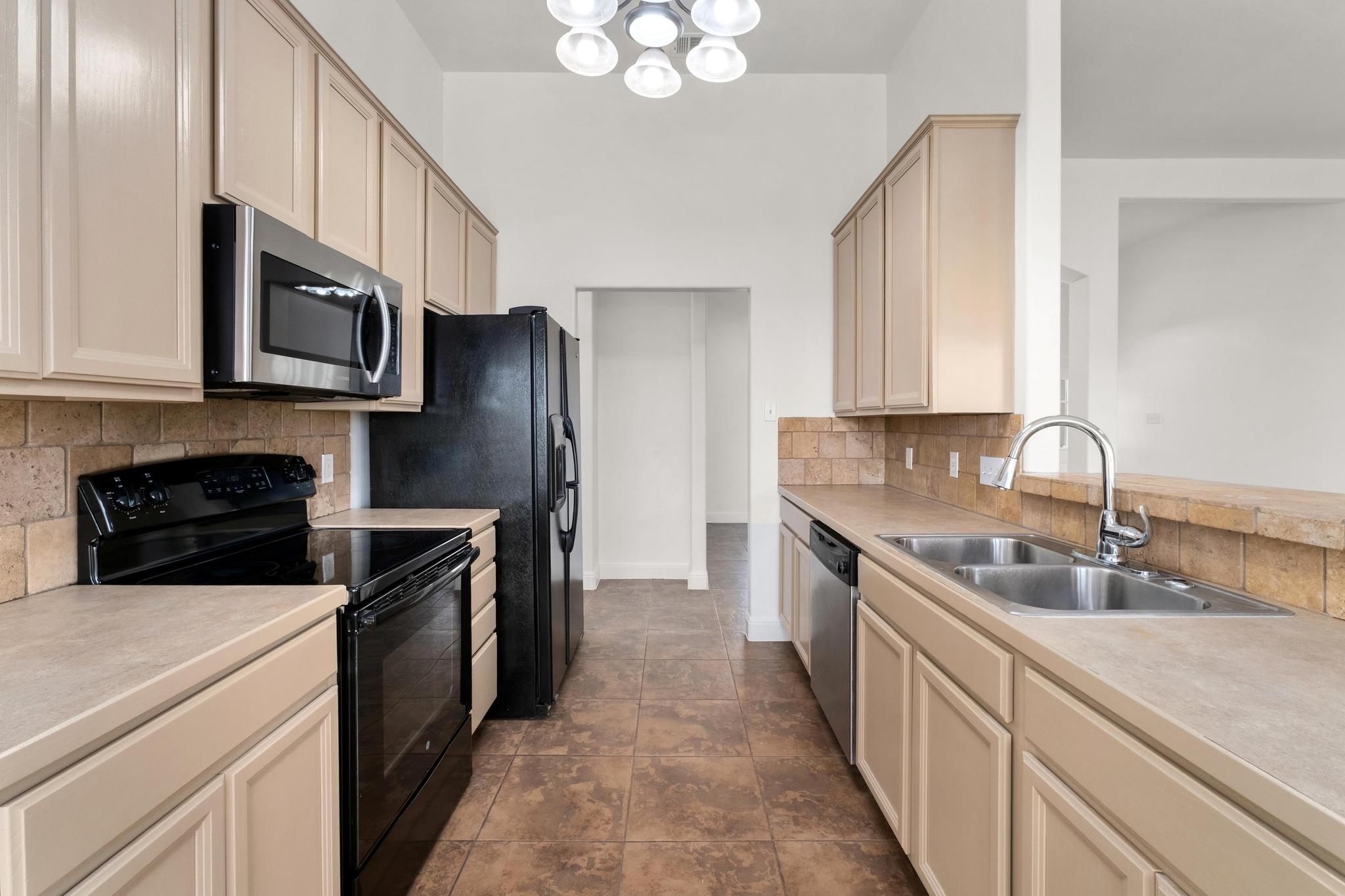 710 Deer Creek Cir, Dripping Springs, TX 78620