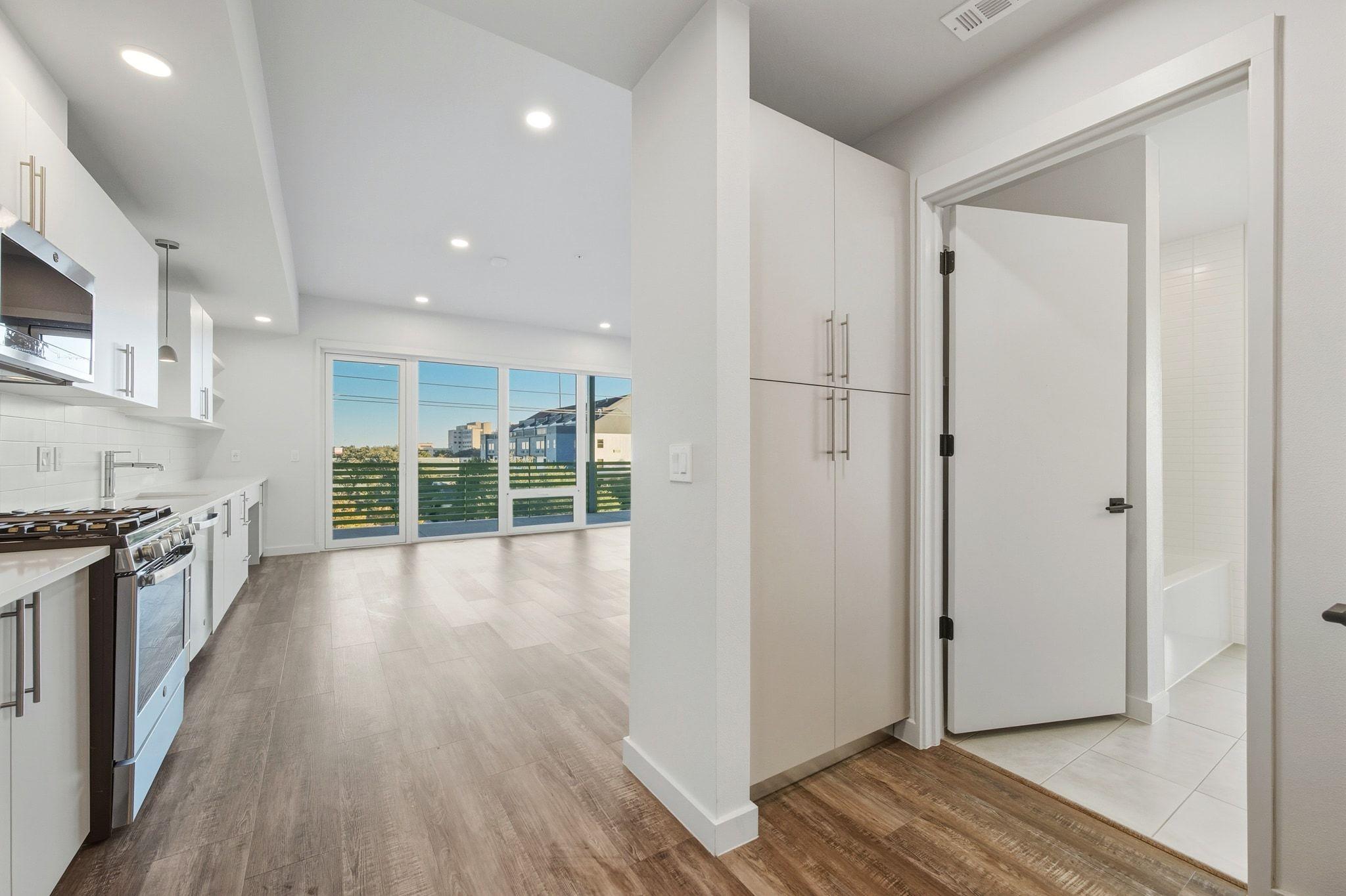 4004 Banister #310 Ln, Austin, TX 78704