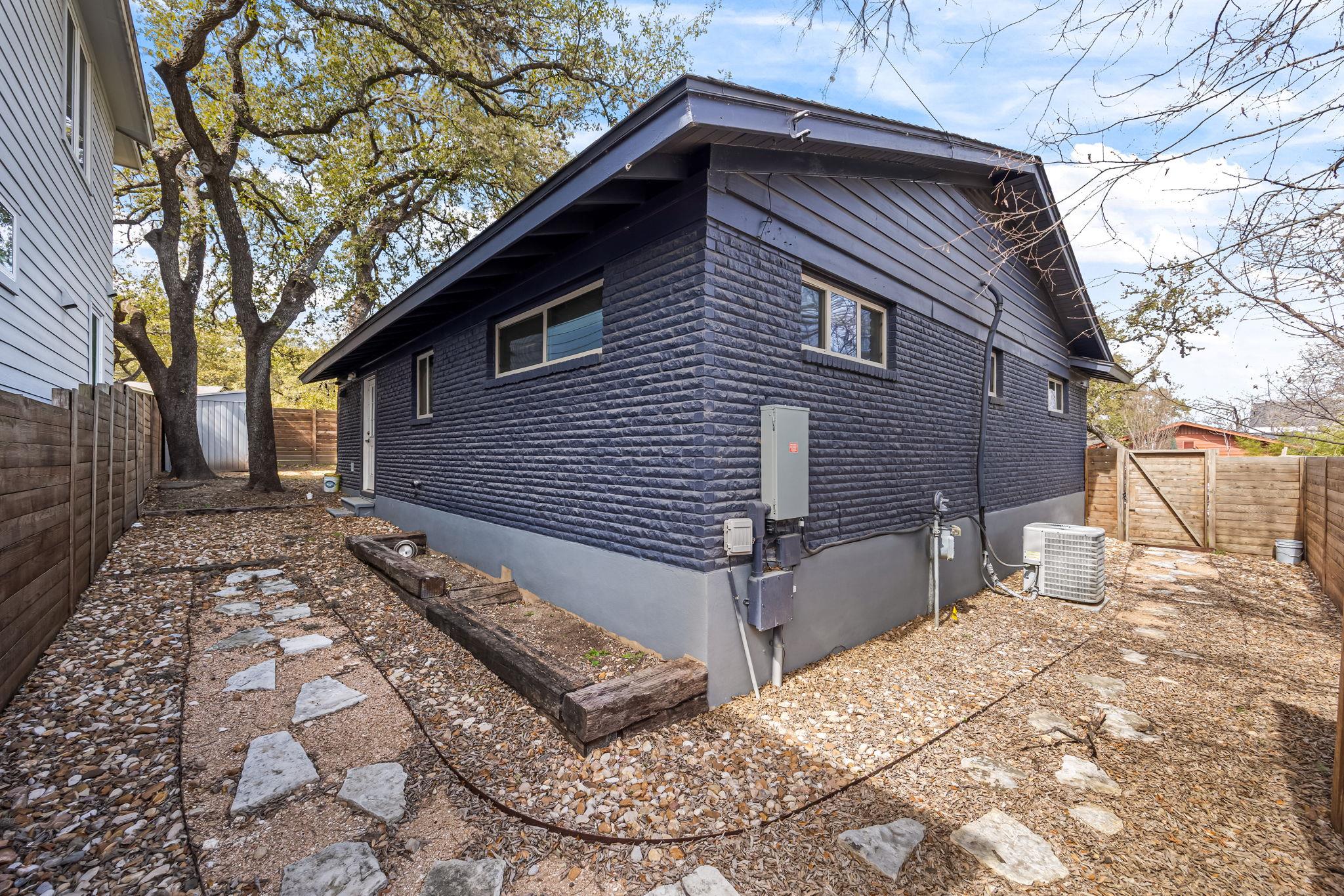 3015 Burning Oak Dr # 2, Austin, TX 78704