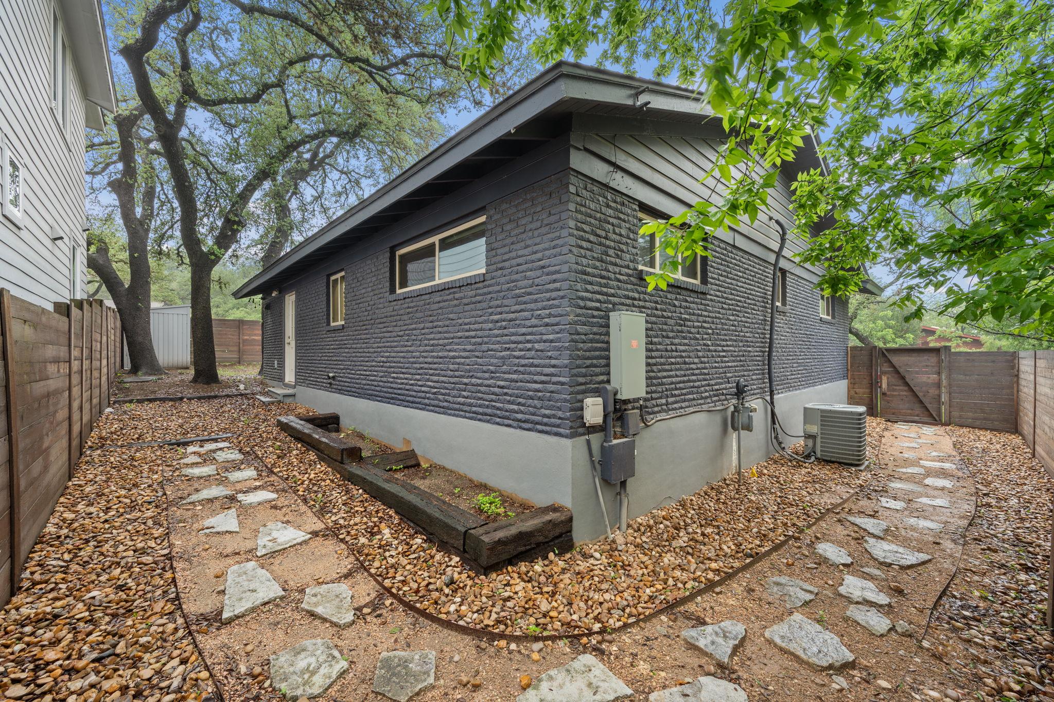 3015 Burning Oak Dr # 2, Austin, TX 78704