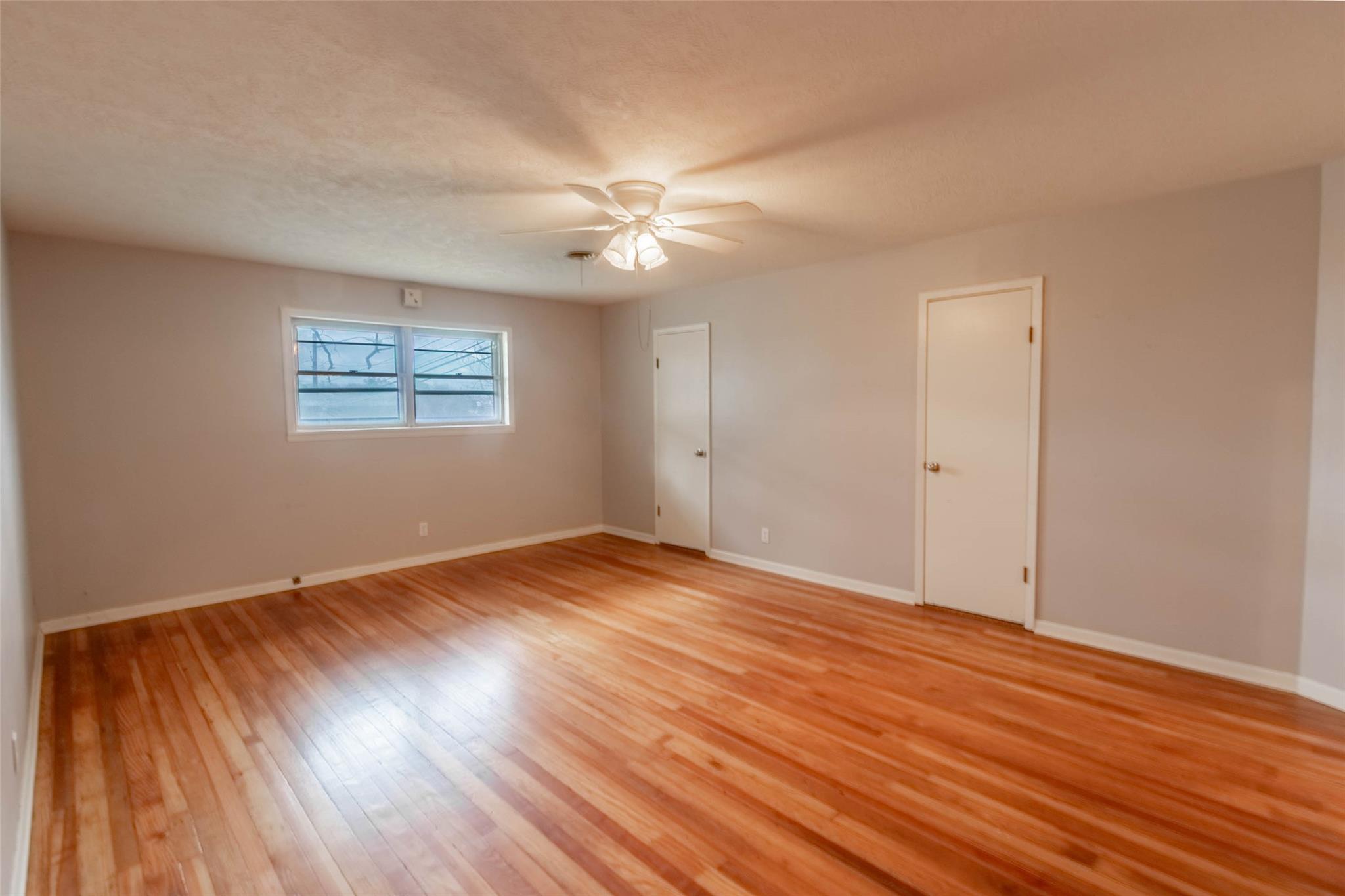 409 W Buffalo St, Caldwell, TX 77836