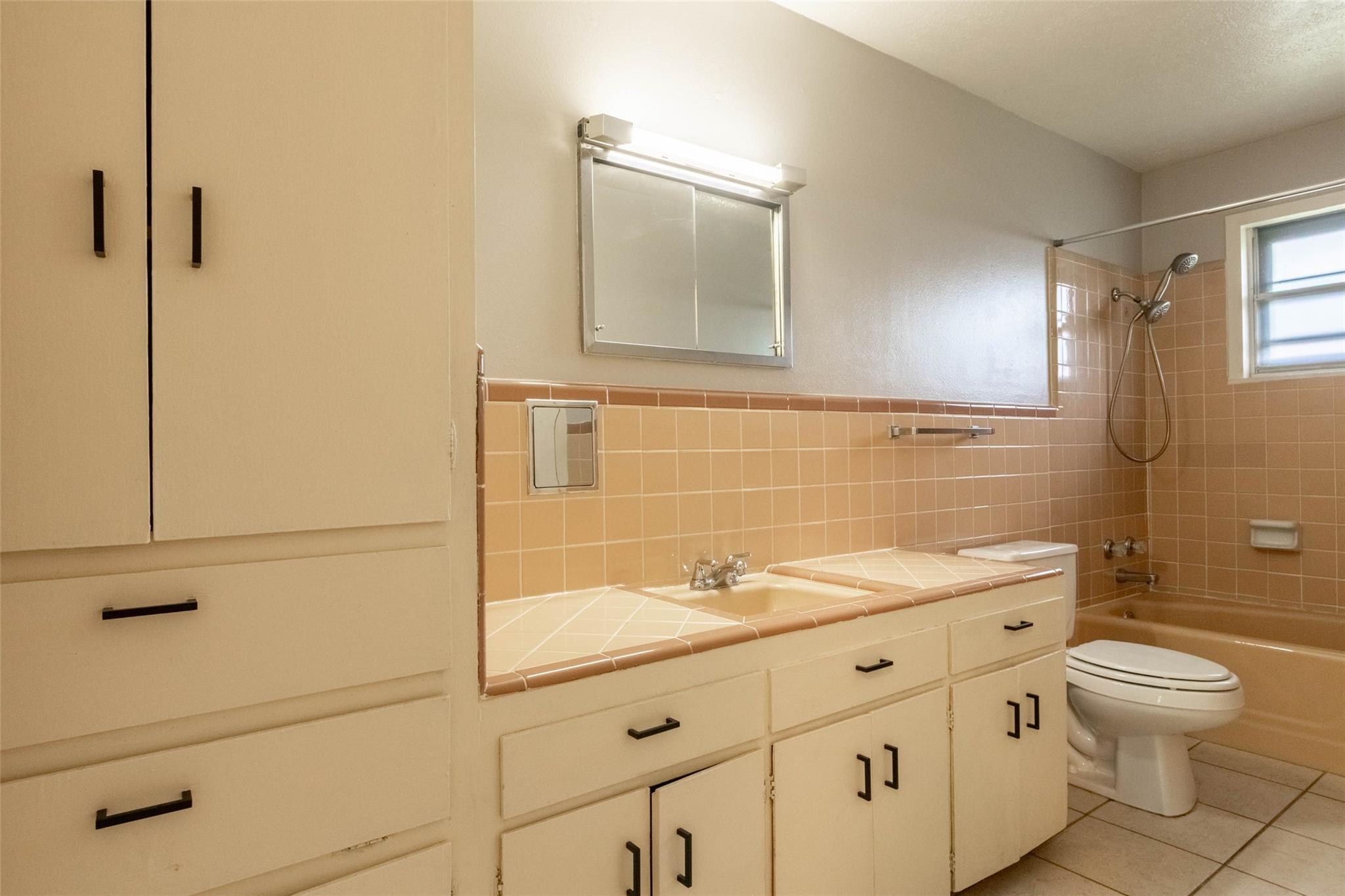 409 W Buffalo St, Caldwell, TX 77836